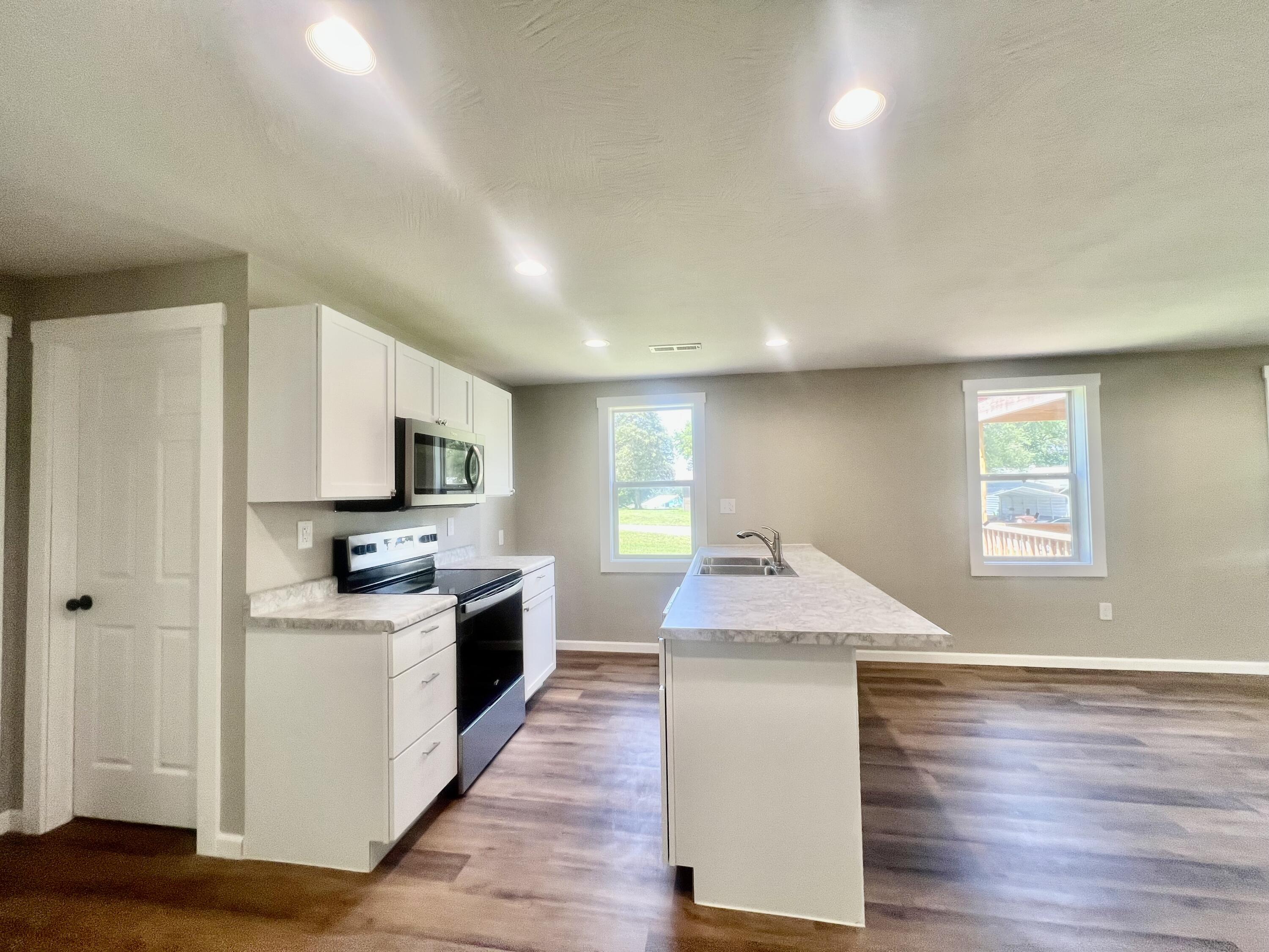 711 West Woodbine Road Property Photo 10