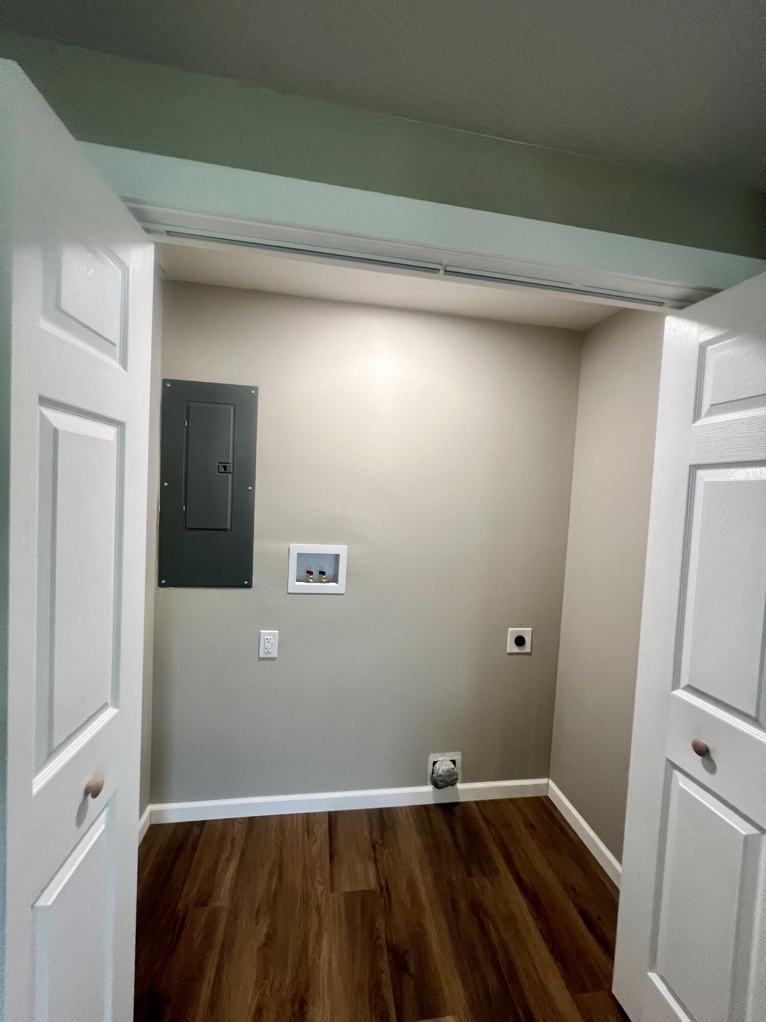 711 West Woodbine Road Property Photo 14