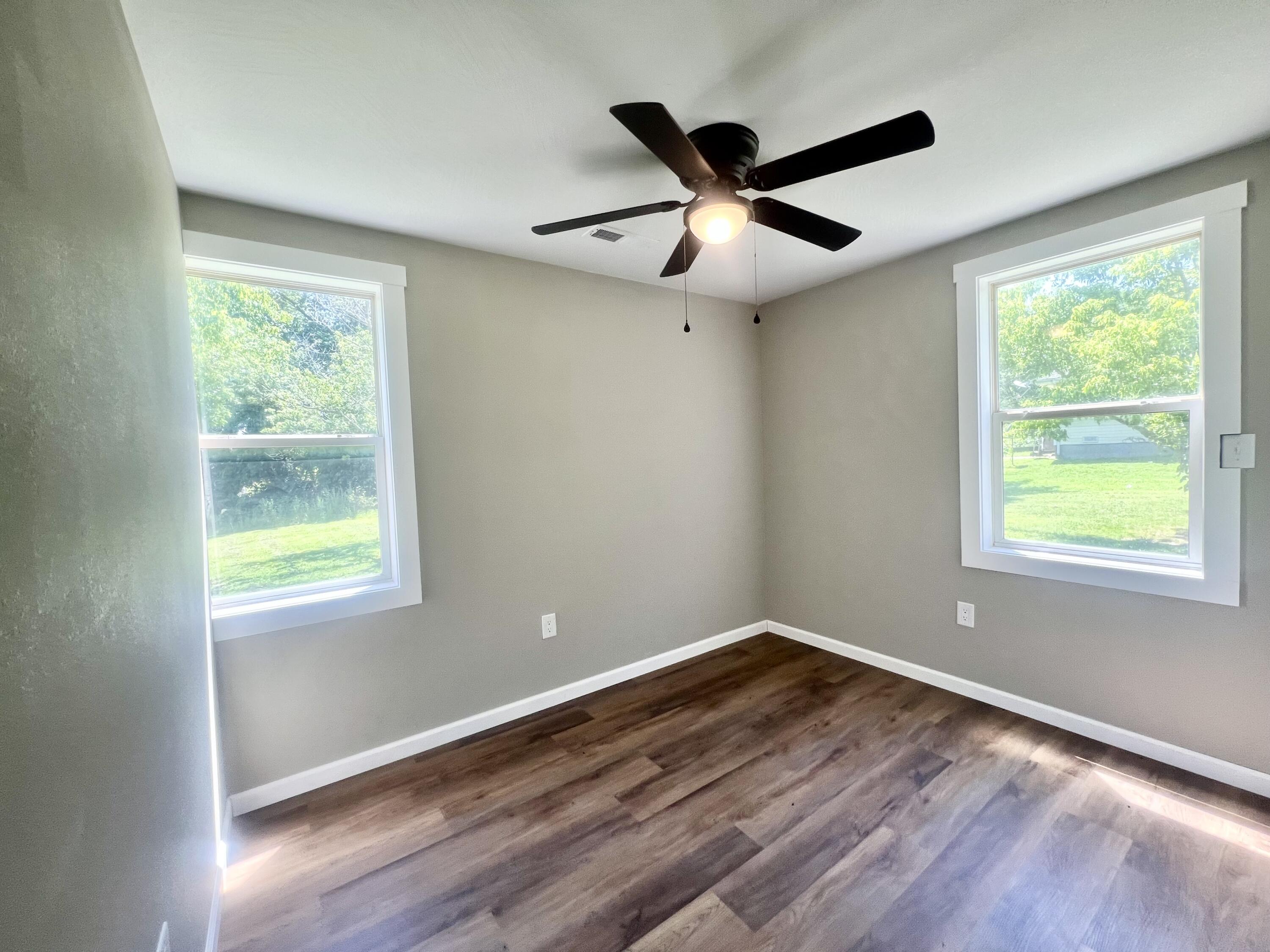 711 West Woodbine Road Property Photo 28