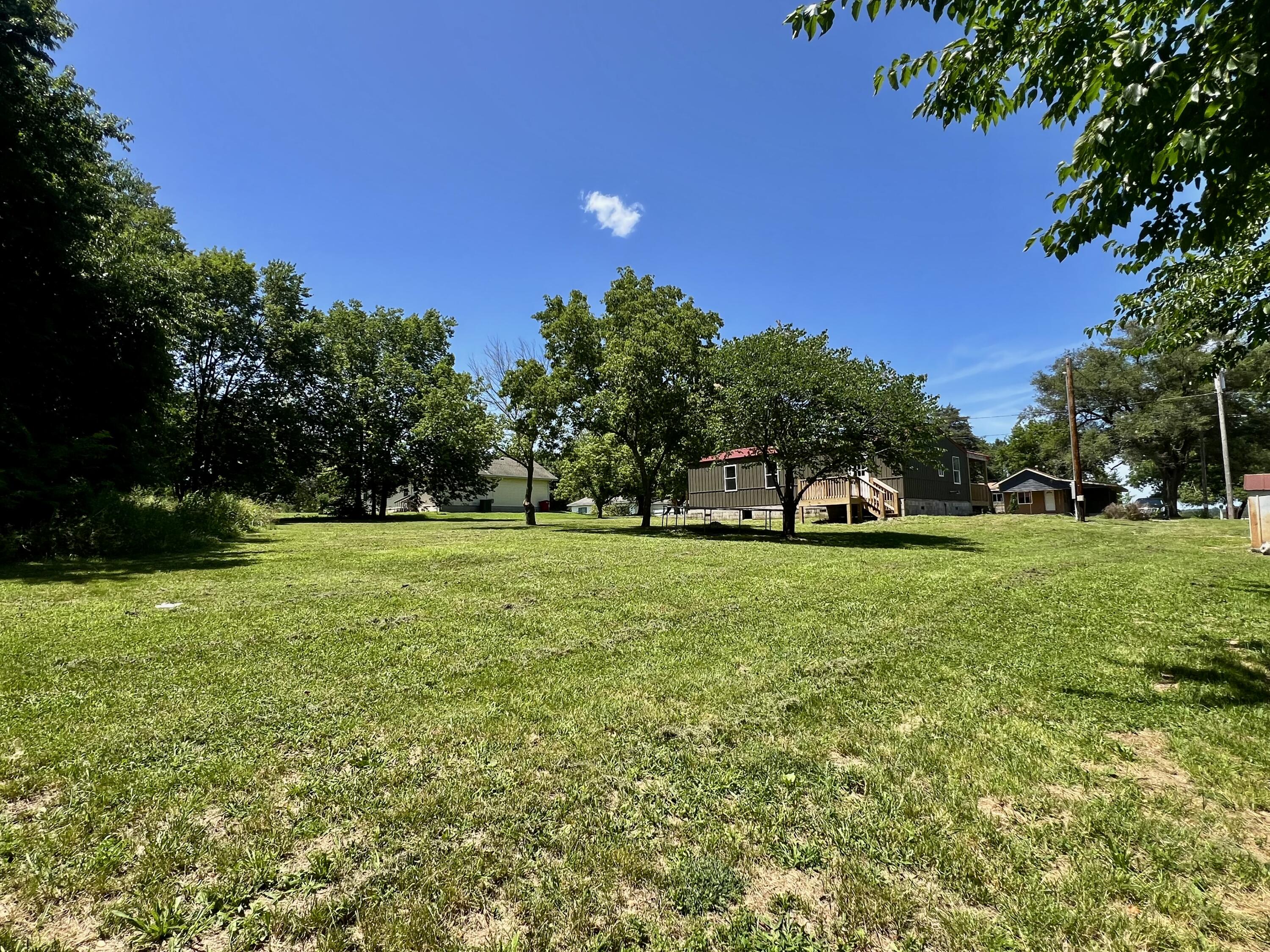 711 West Woodbine Road Property Photo 33