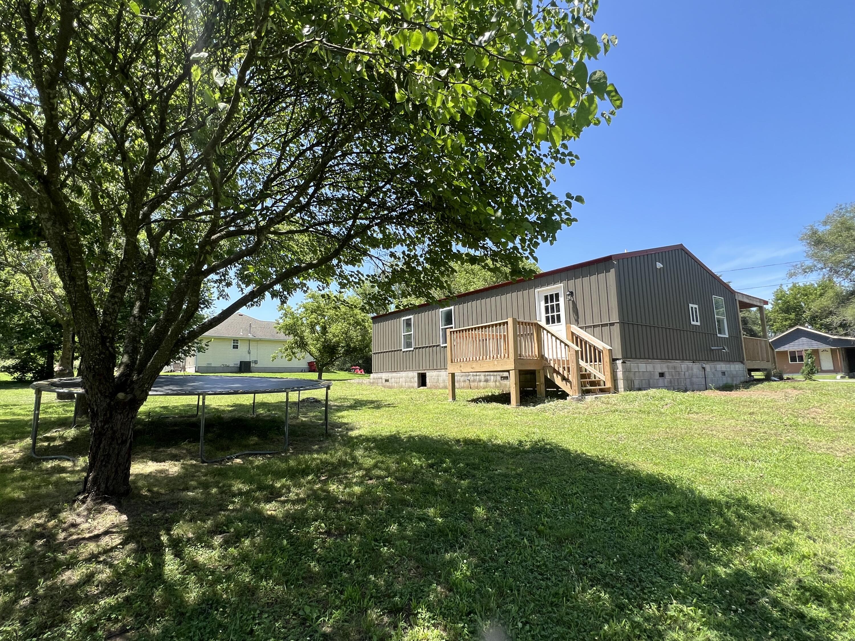 711 West Woodbine Road Property Photo 34