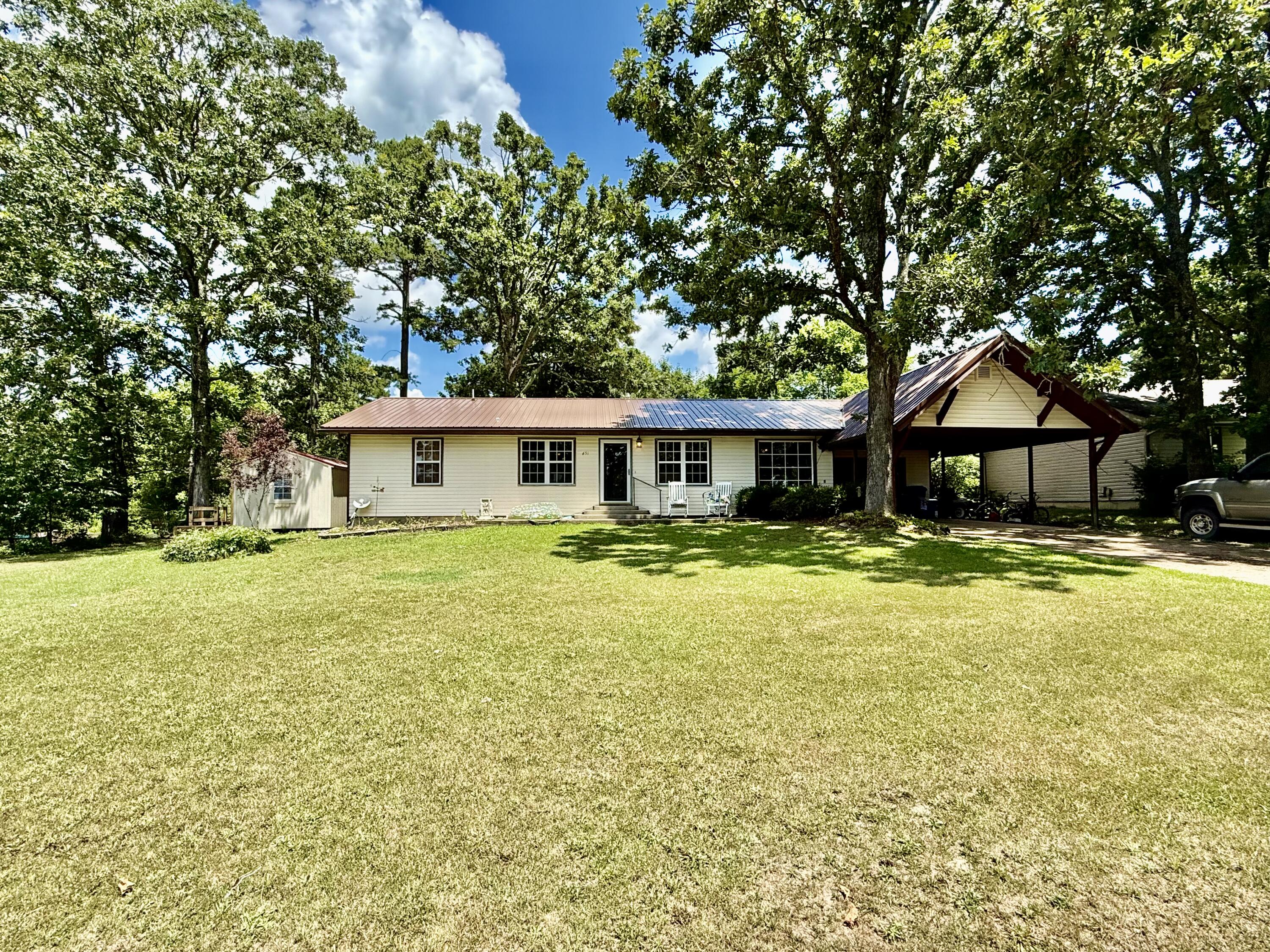 651 Plainview Drive Property Photo 1
