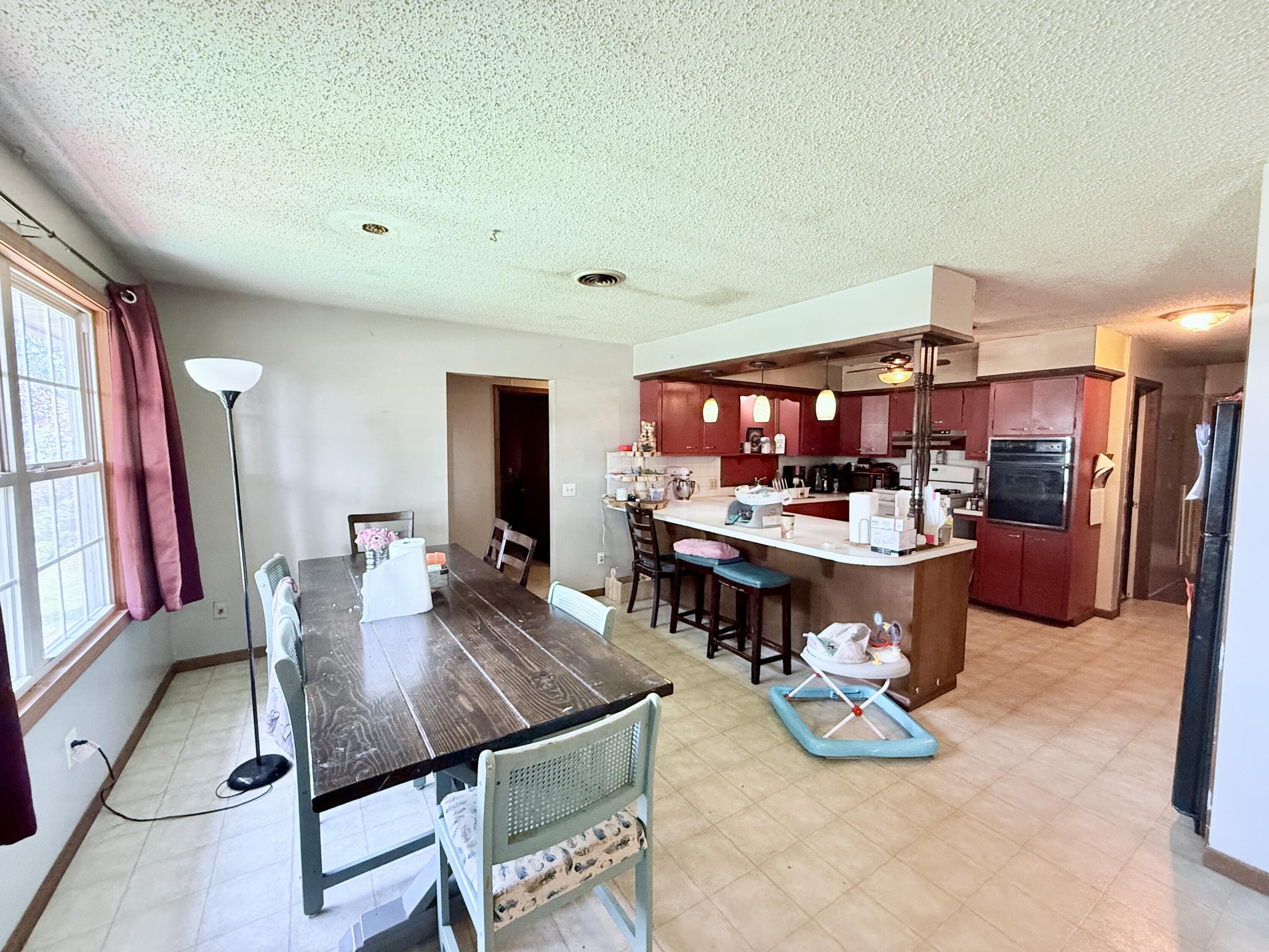 651 Plainview Drive Property Photo 3