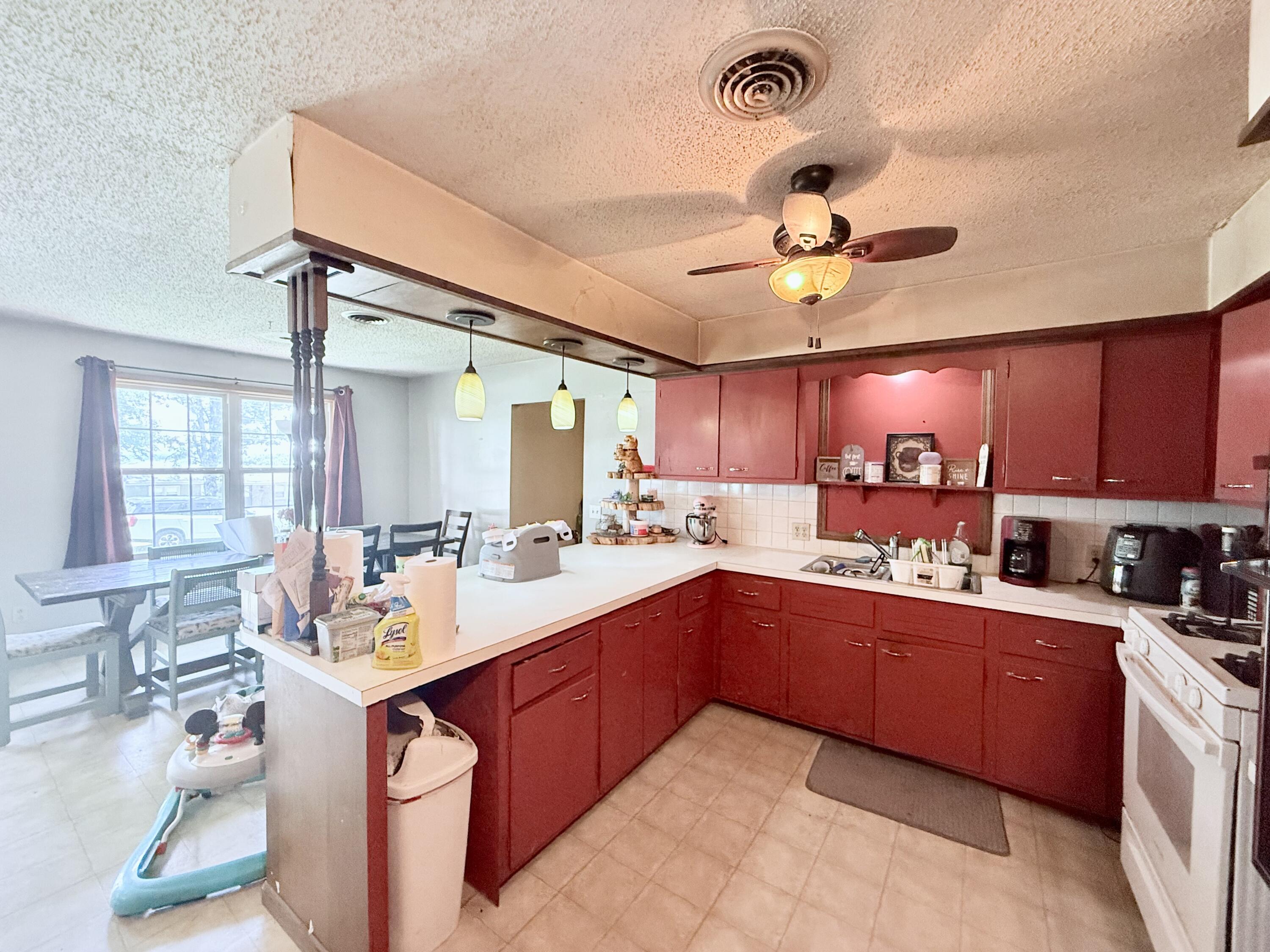 651 Plainview Drive Property Photo 5