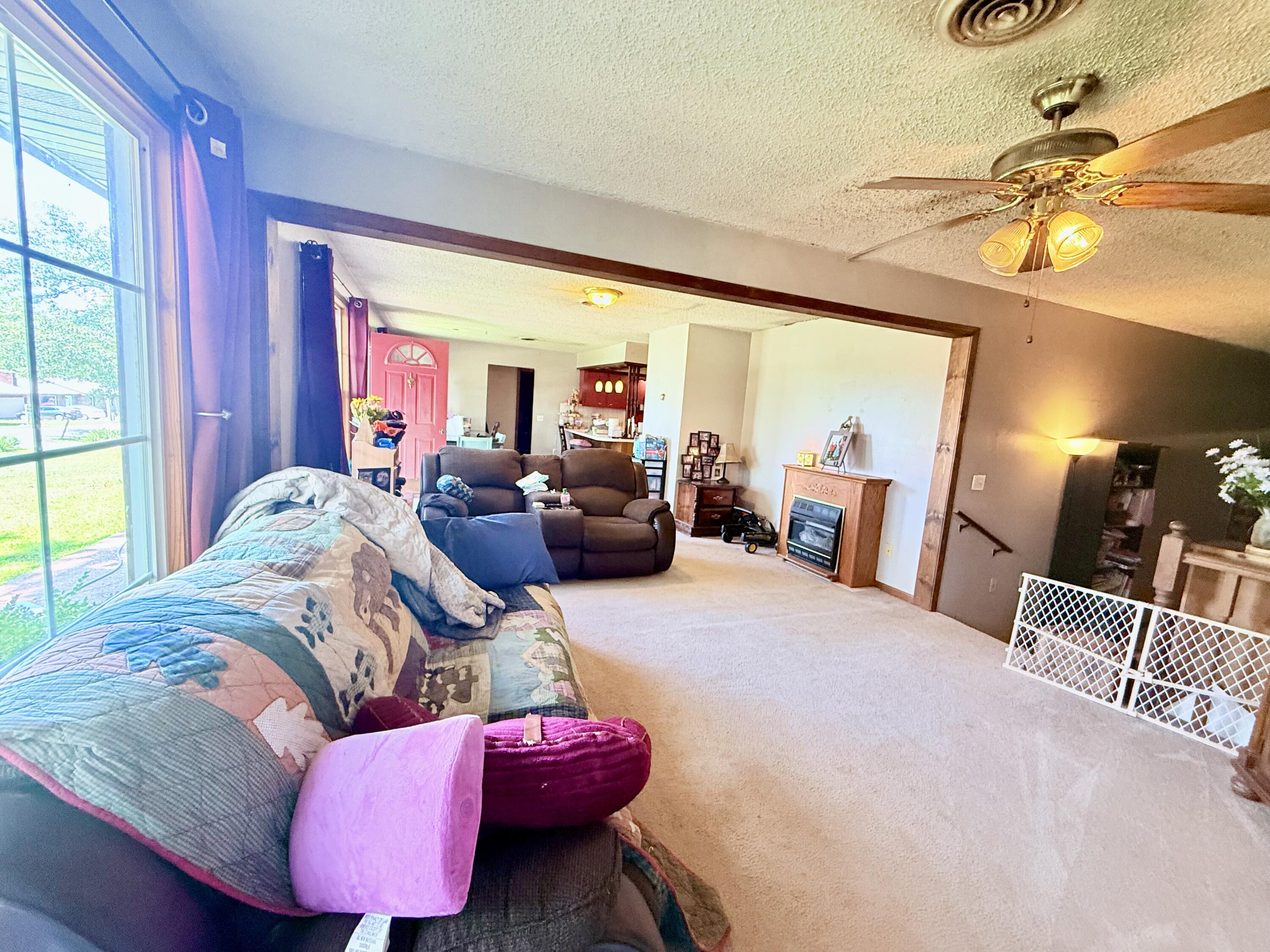 651 Plainview Drive Property Photo 7