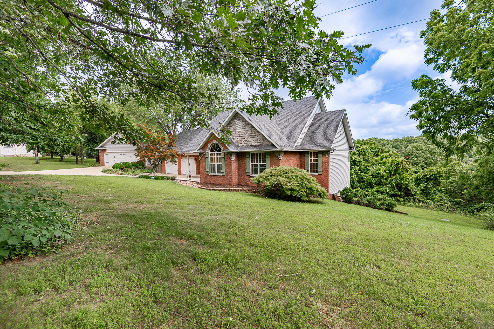 280 Center Road Property Photo 4
