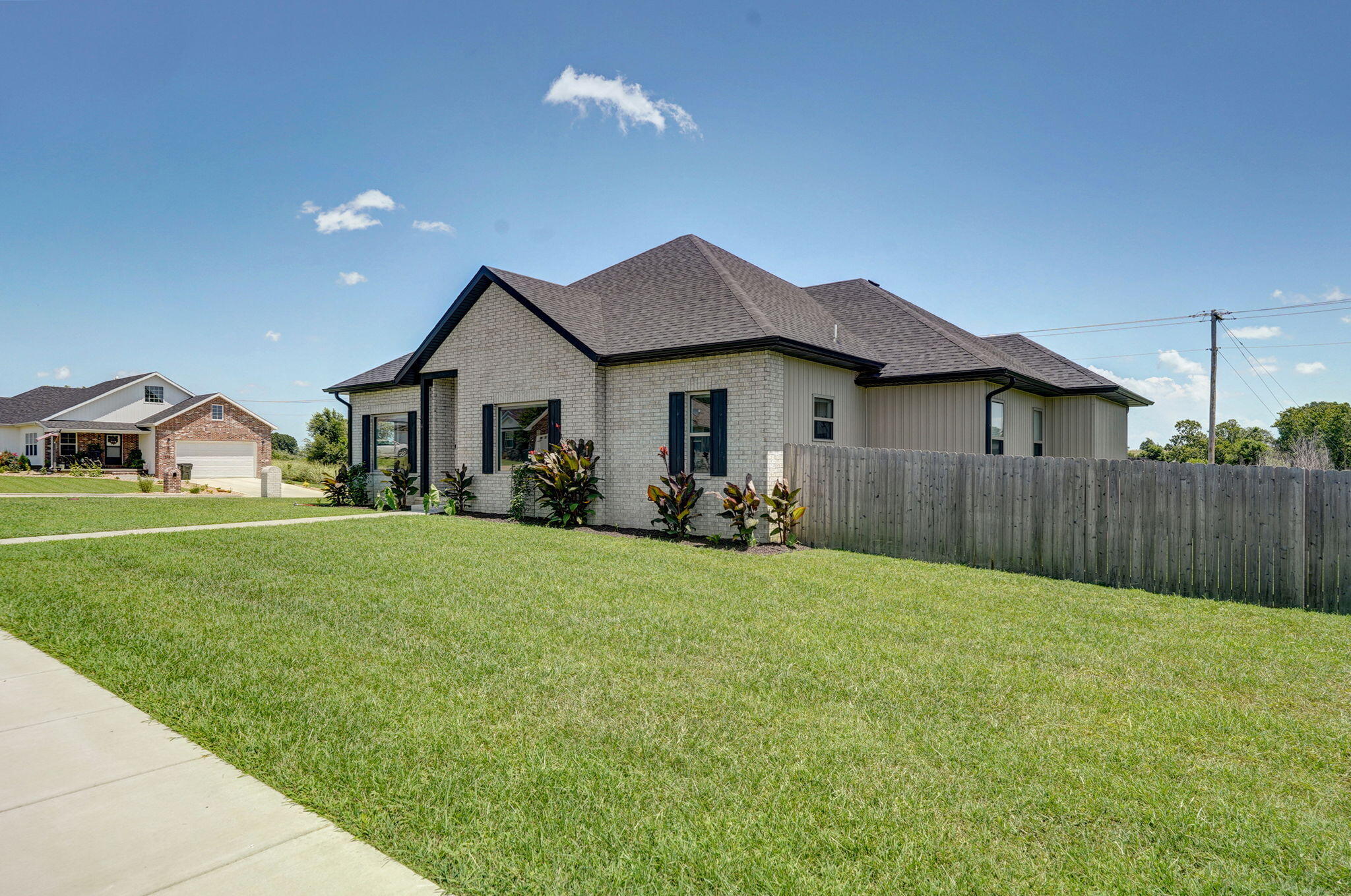 1240 East Keeling Place Property Photo 4