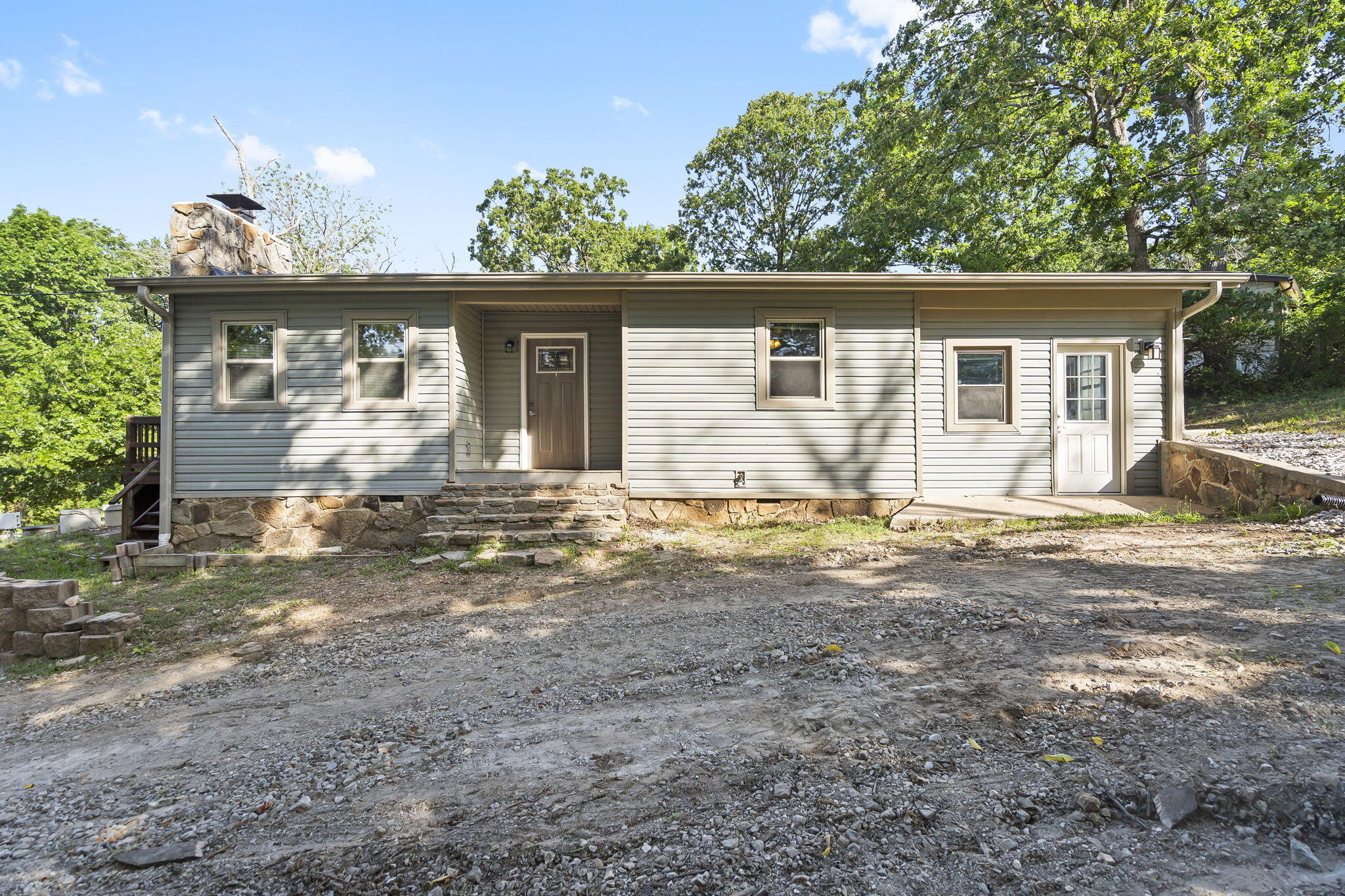 594 Labradore Lane Property Photo 2