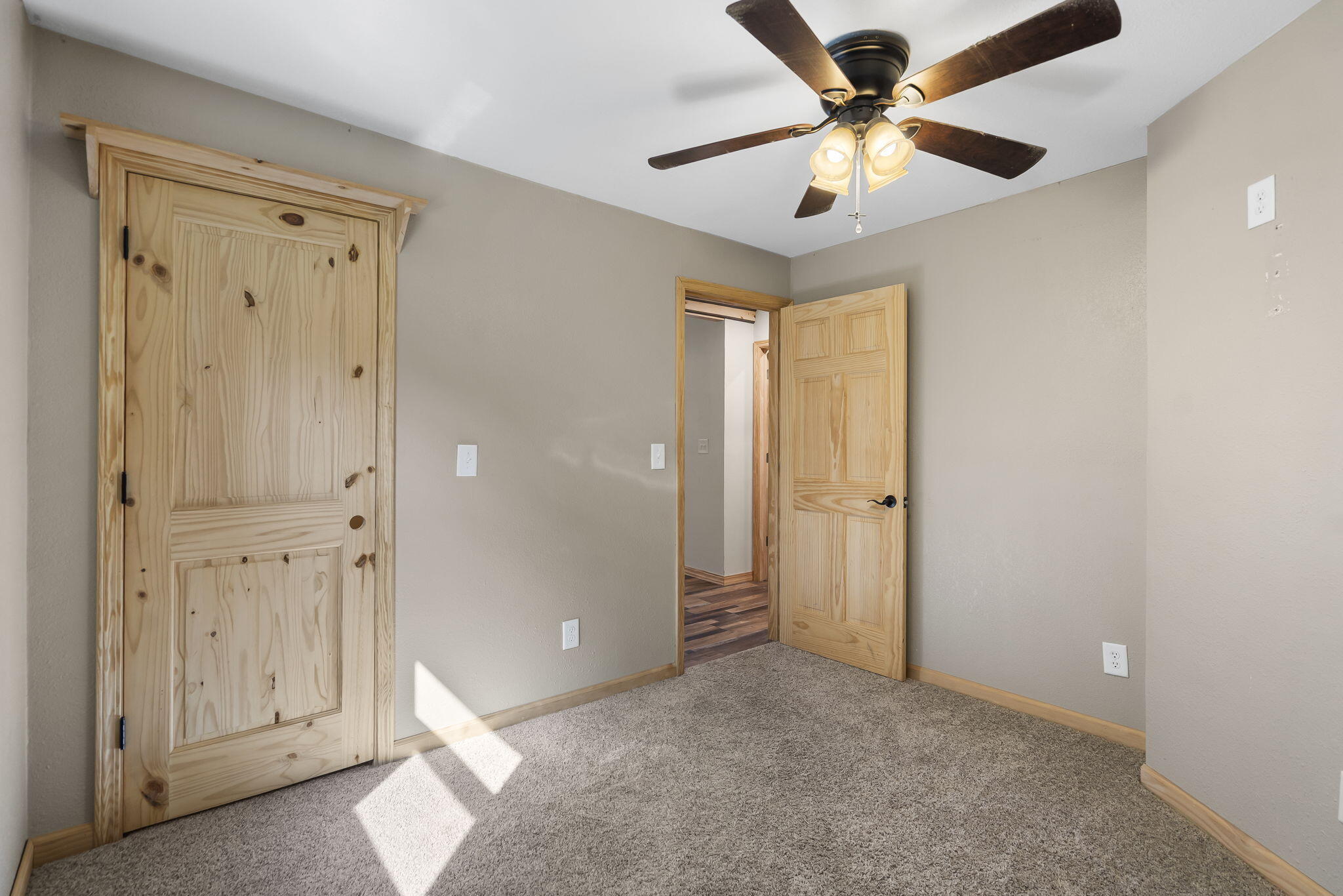 594 Labradore Lane Property Photo 16