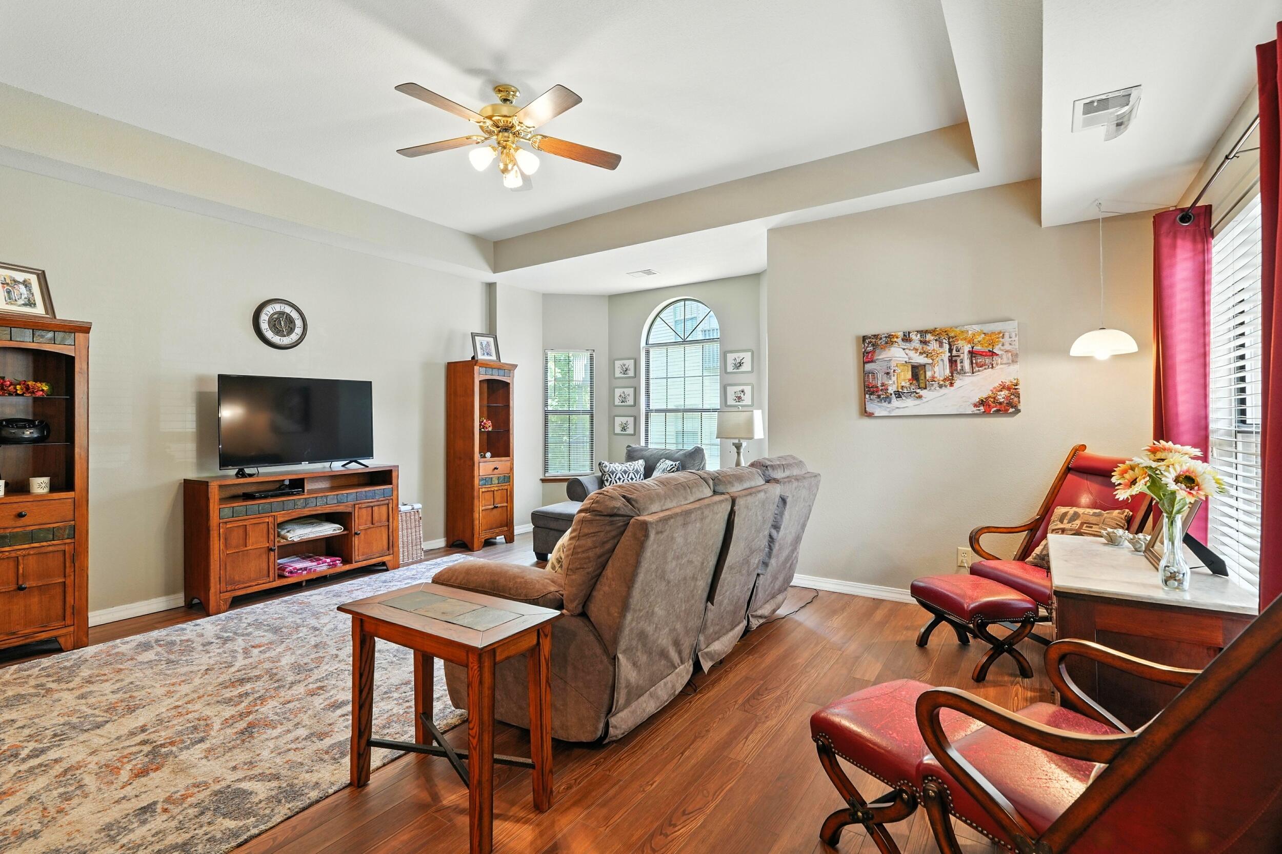 7815 Cozy Cove Road Property Photo 4