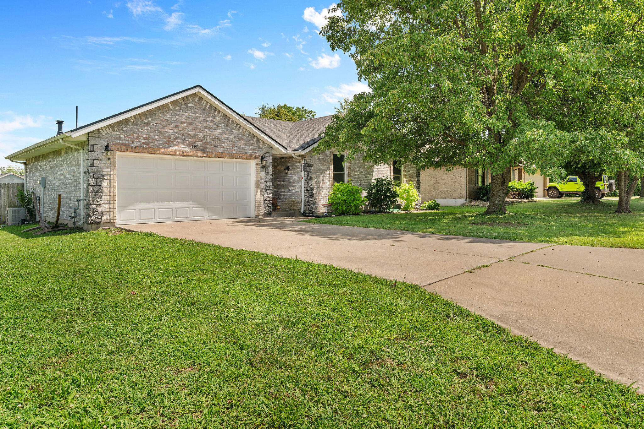 208 South Poplar Court Property Photo 2