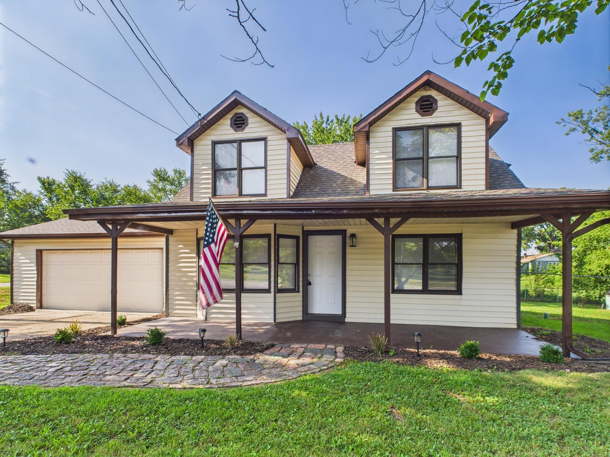 1230 West Chestnut Street Street Property Photo 1