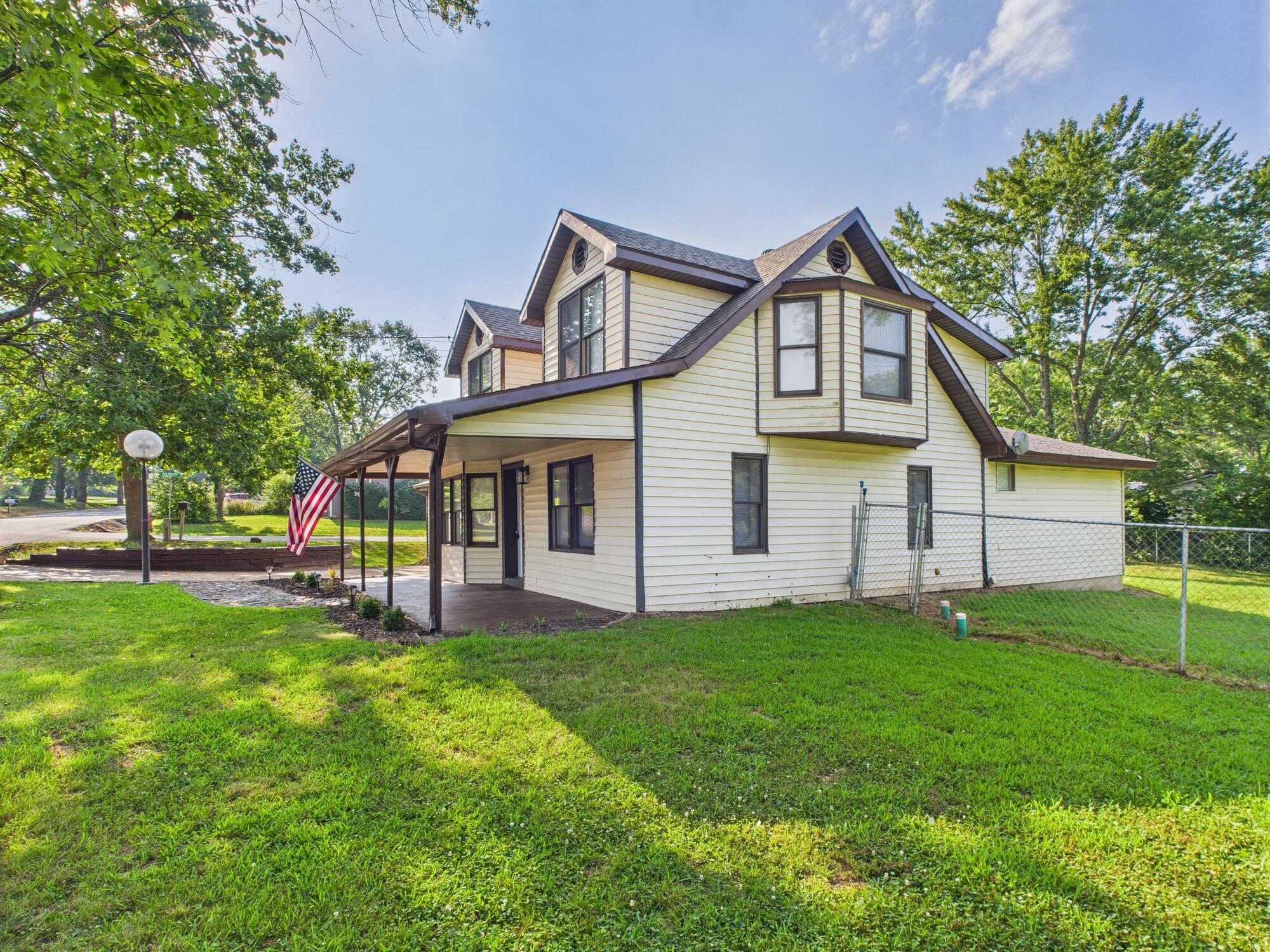 1230 West Chestnut Street Street Property Photo 4