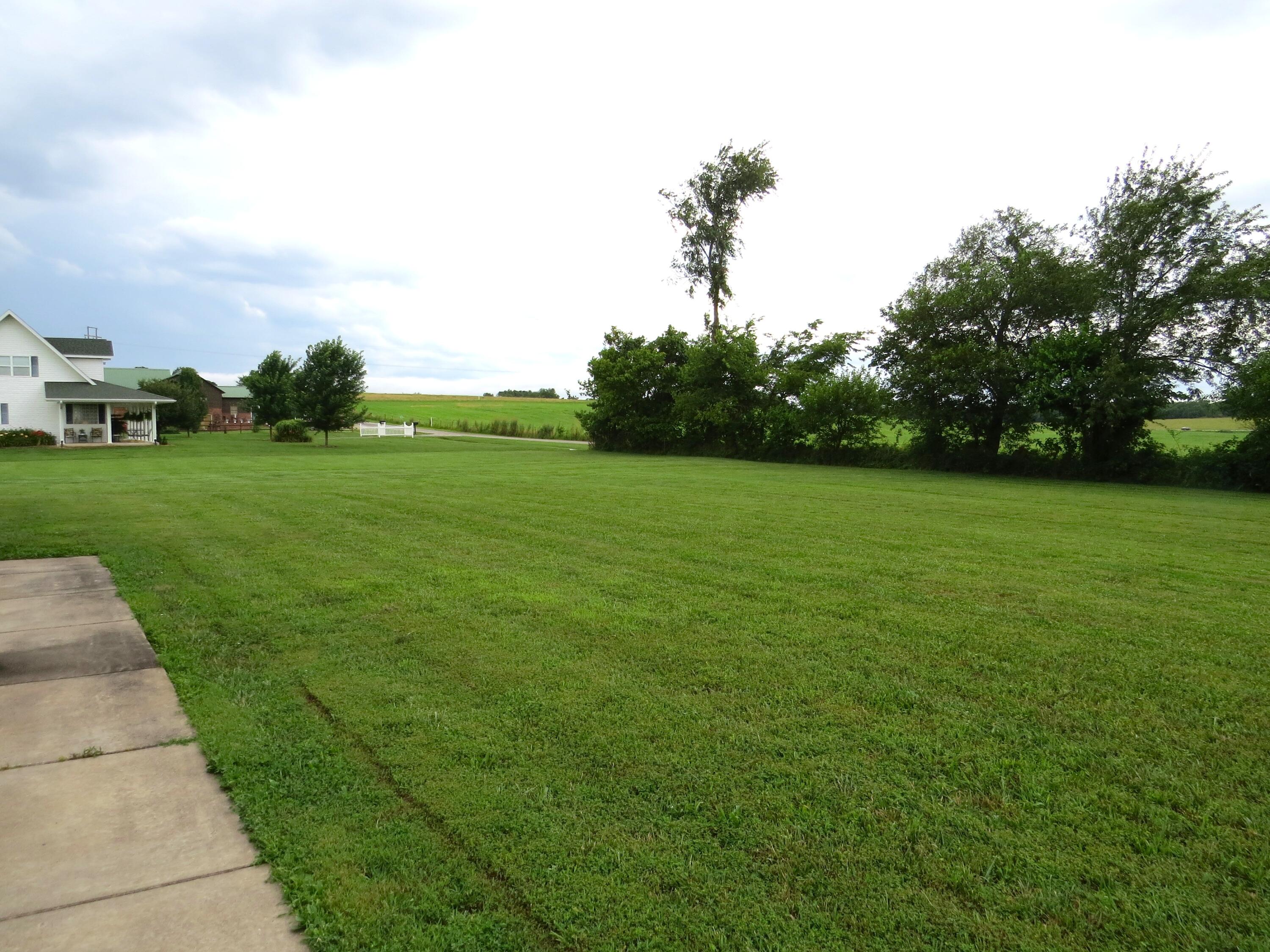 8861 Farm Road 2212 Property Photo 6