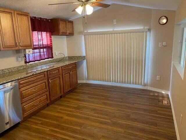203 Forest Park Lane Property Photo 6