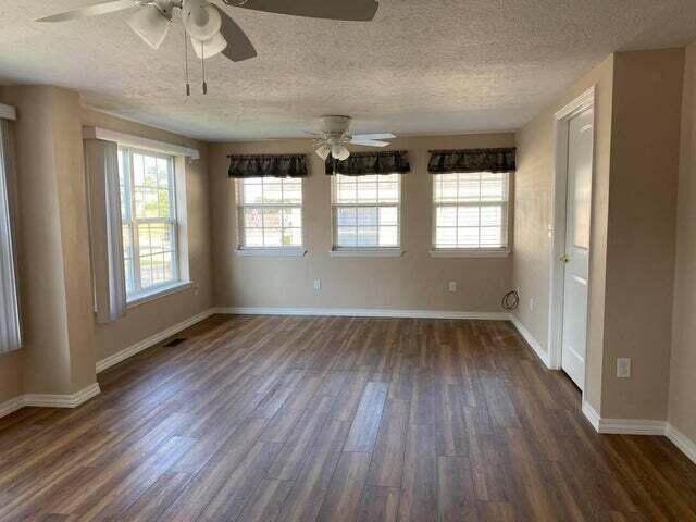 203 Forest Park Lane Property Photo 8