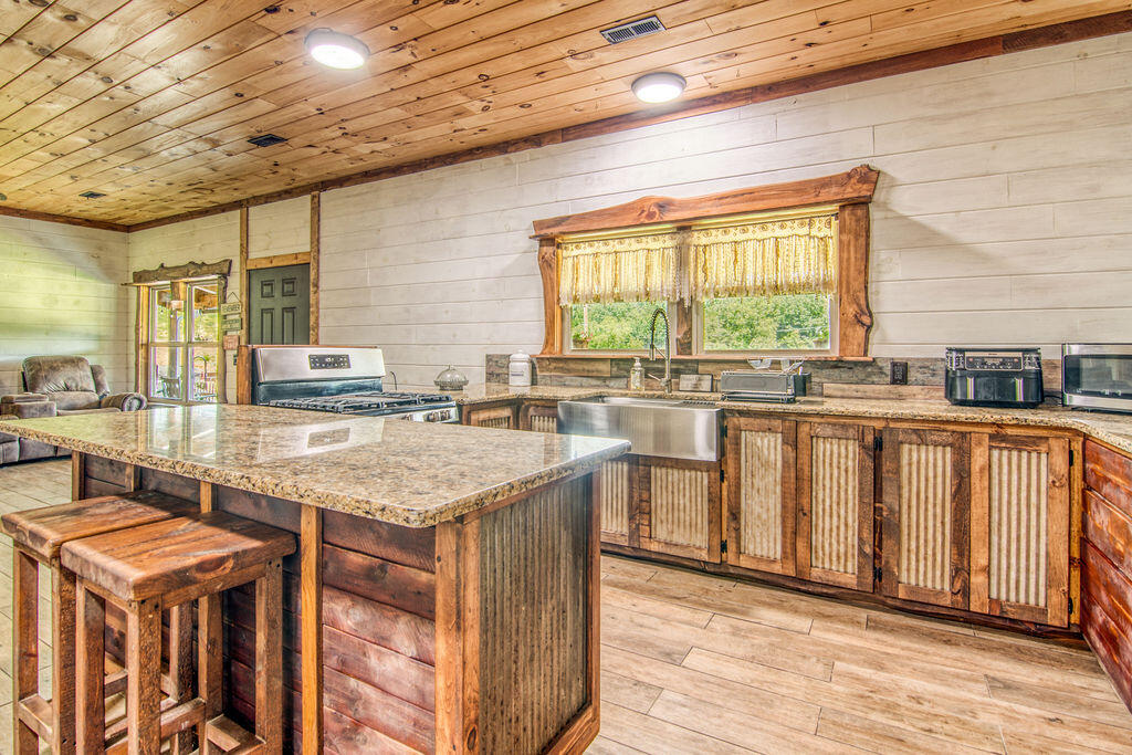 32103 State Highway 413 Property Photo 9