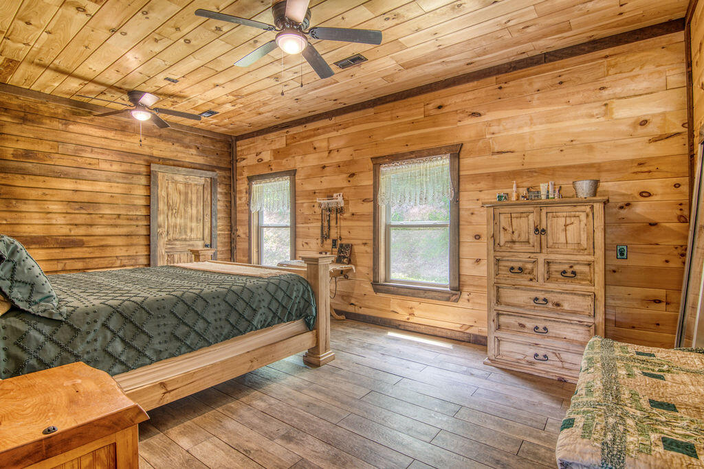 32103 State Highway 413 Property Photo 17