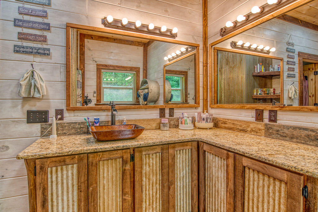 32103 State Highway 413 Property Photo 21