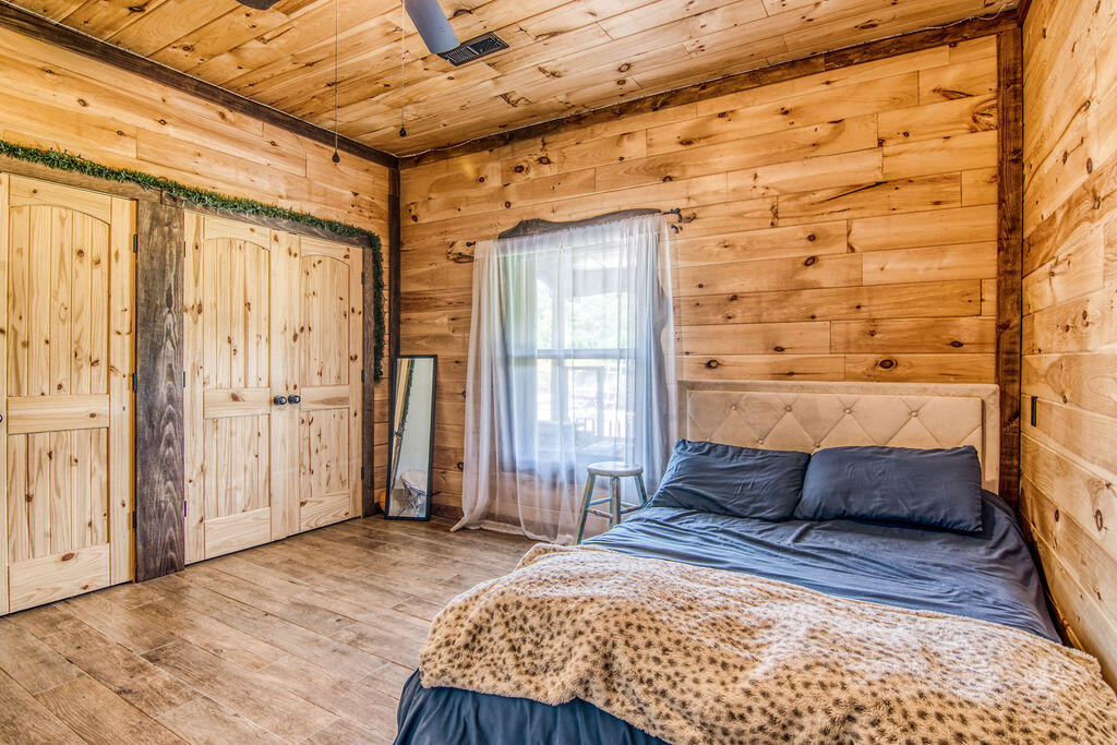32103 State Highway 413 Property Photo 24