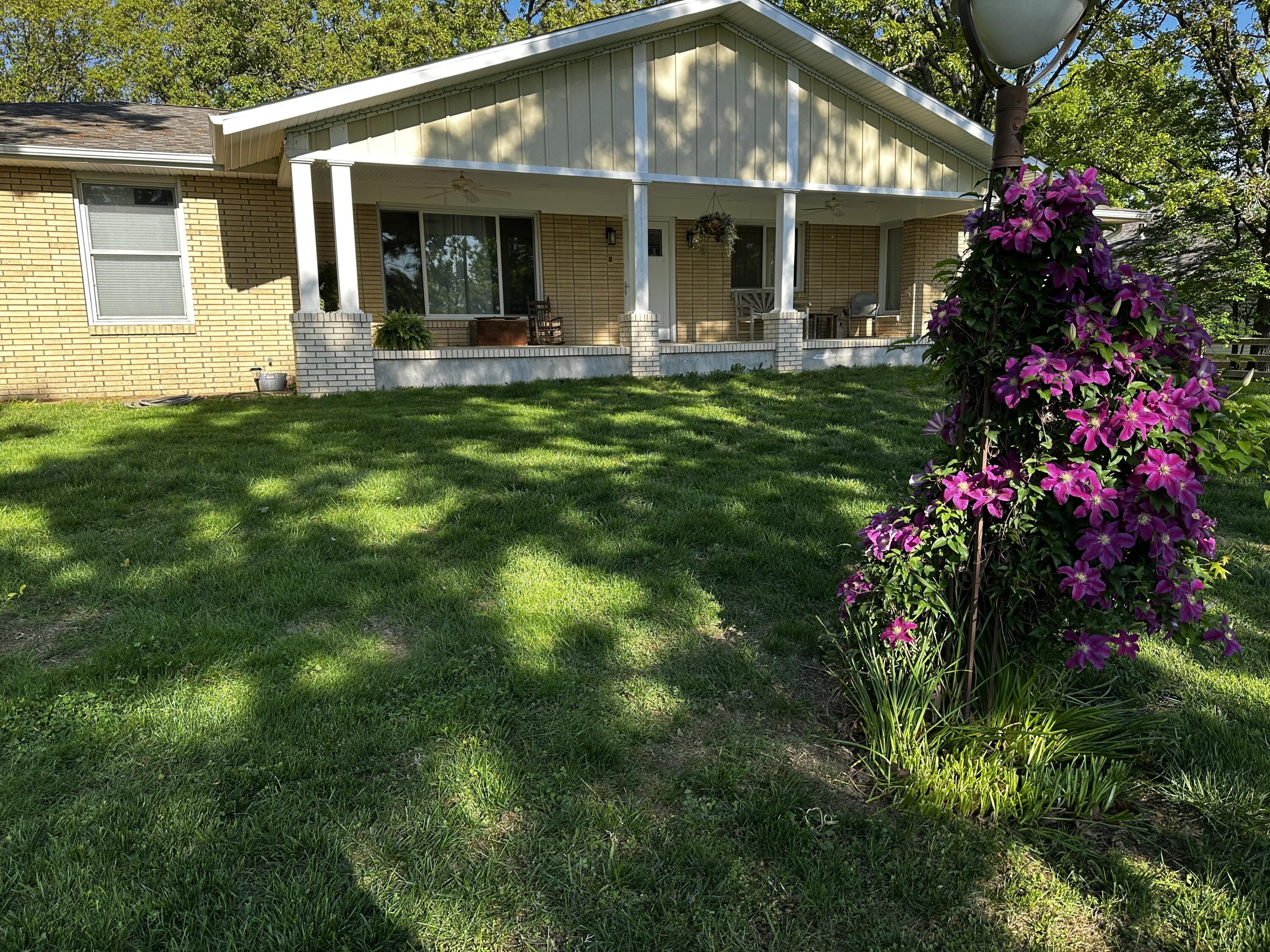1179 North Pine Street Property Photo 1