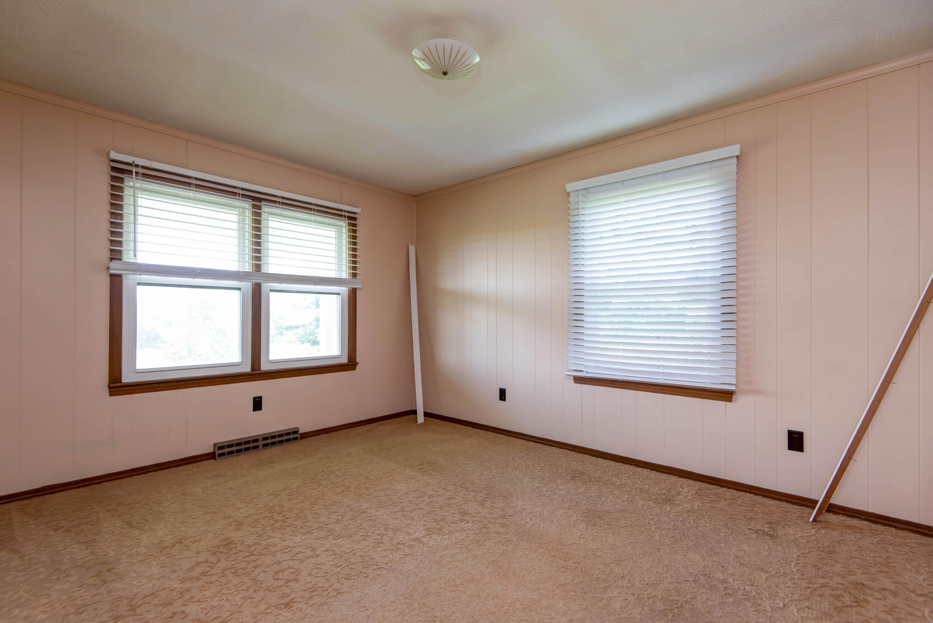 5338 South 210th Road Property Photo 11