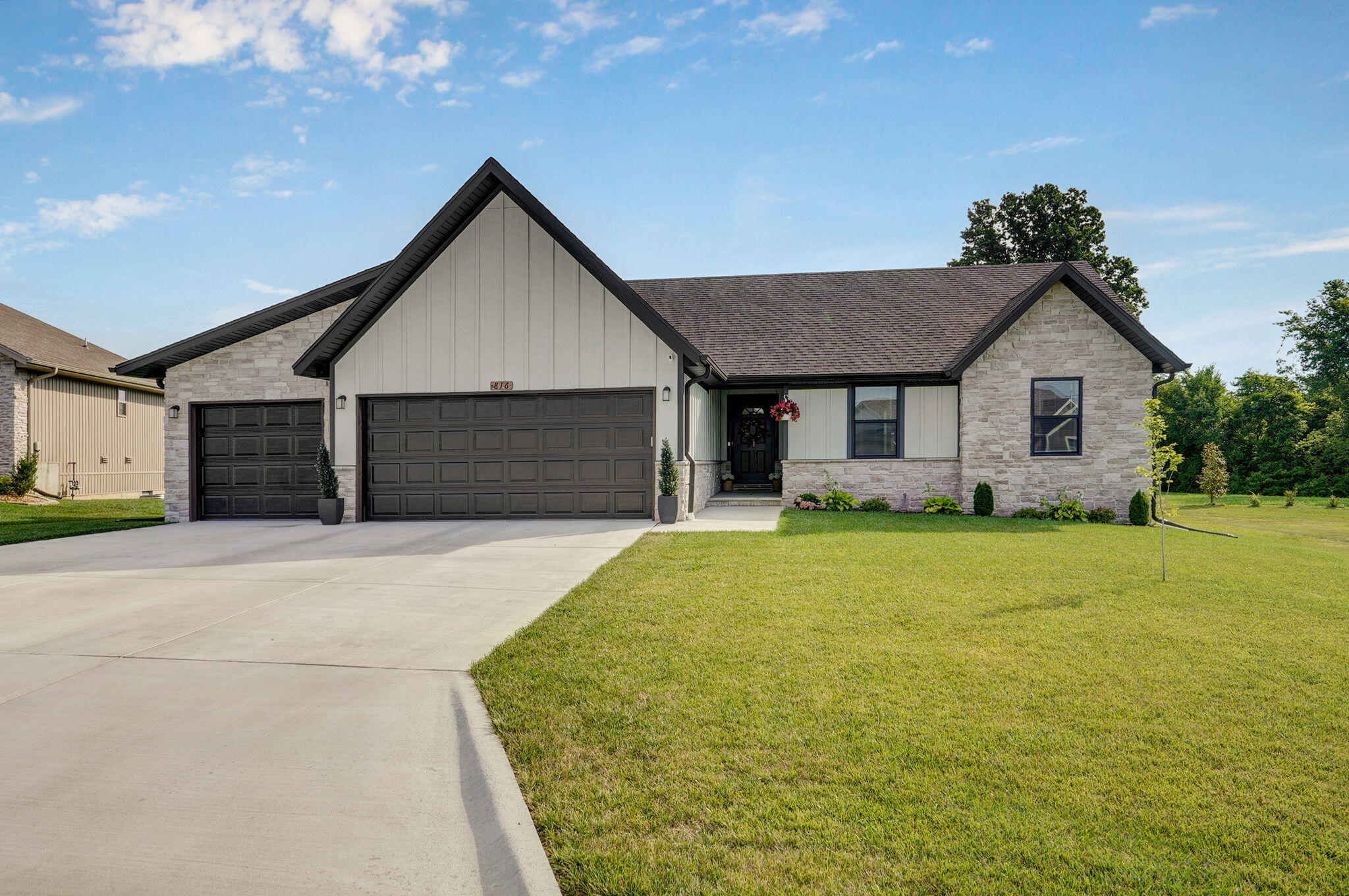 816 South Rockburn Court Property Photo 2