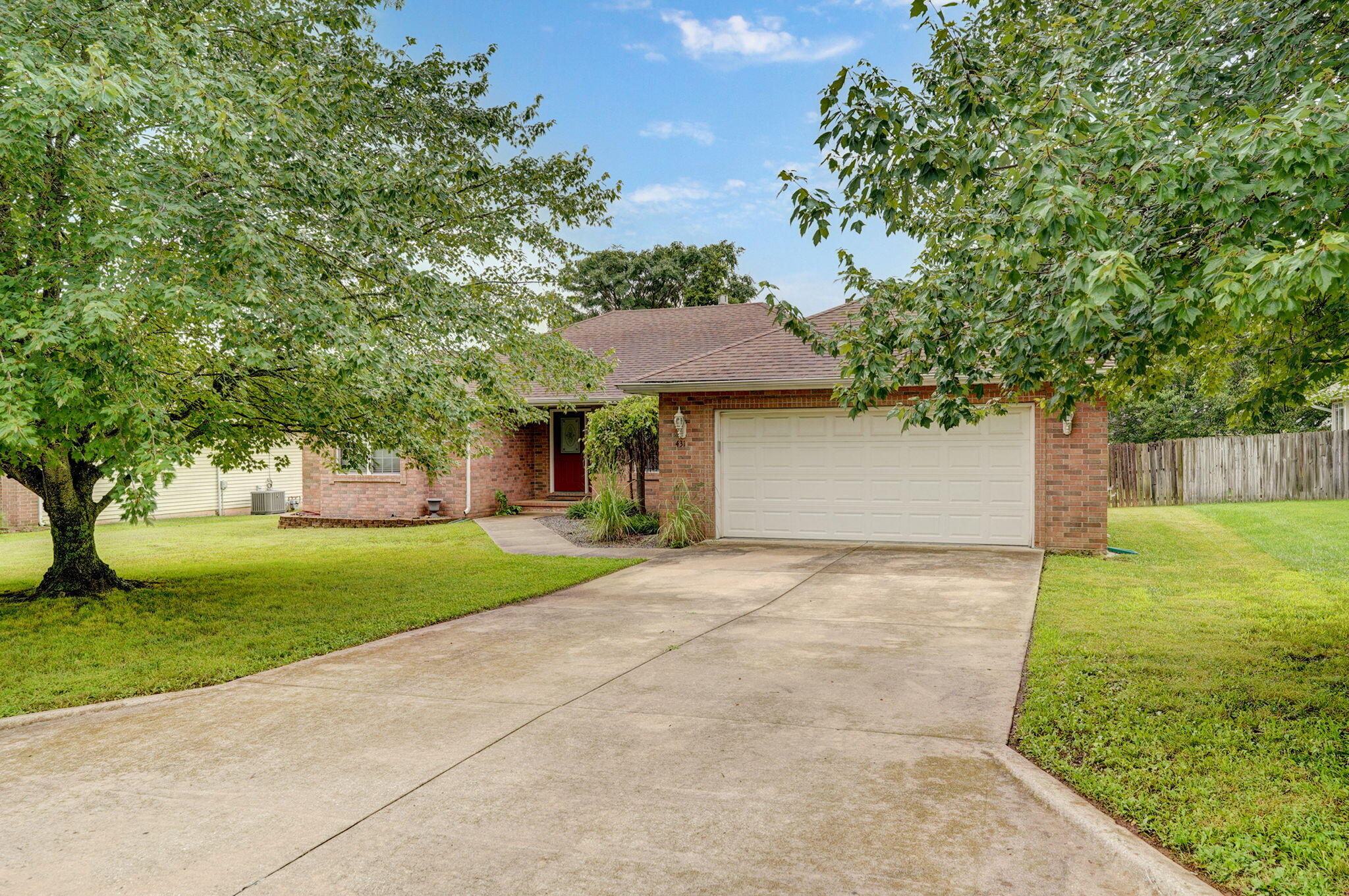 431 South Yellowwood Drive Property Photo 1