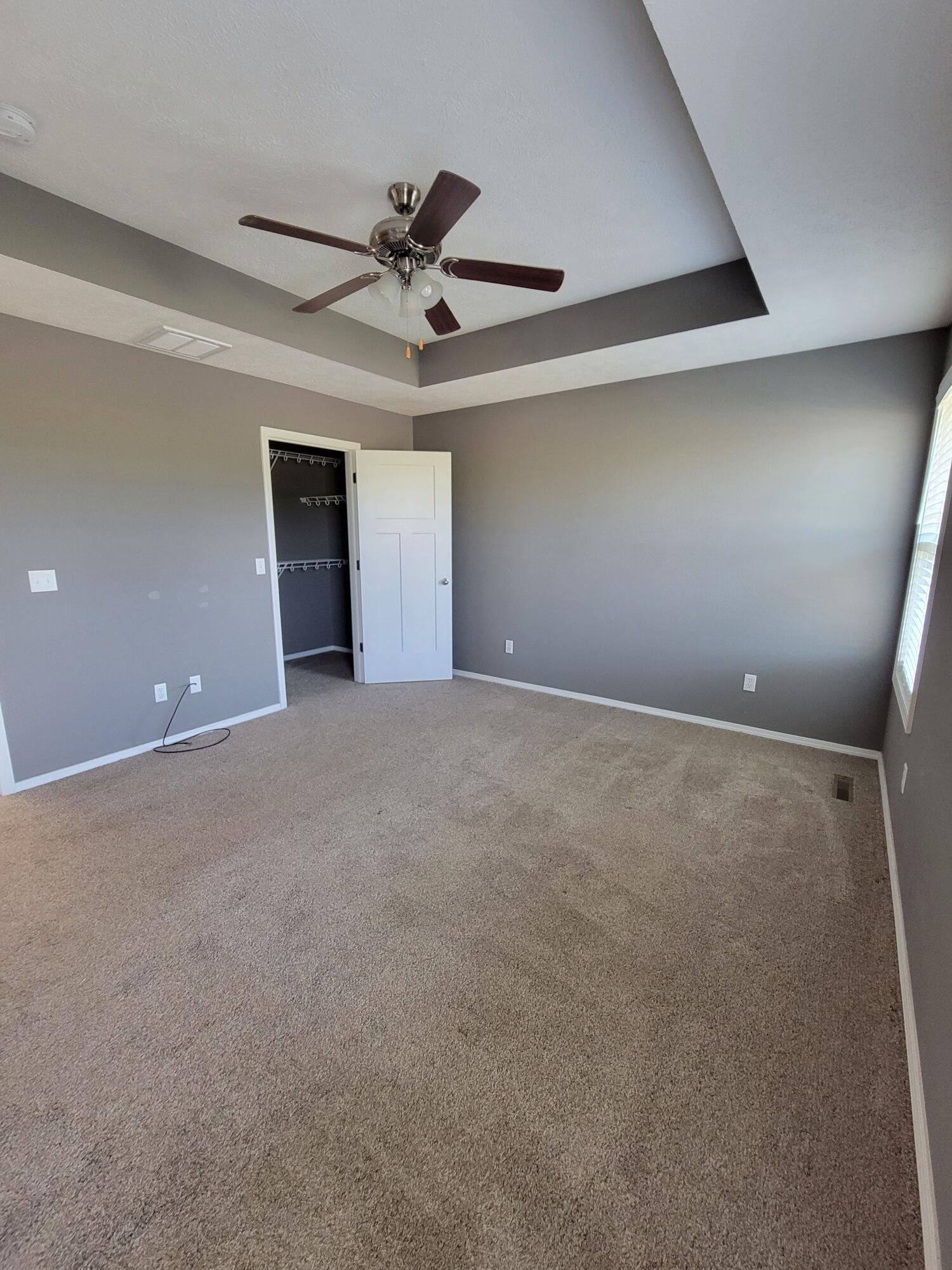 100 Hawthorn Avenue Property Photo 9