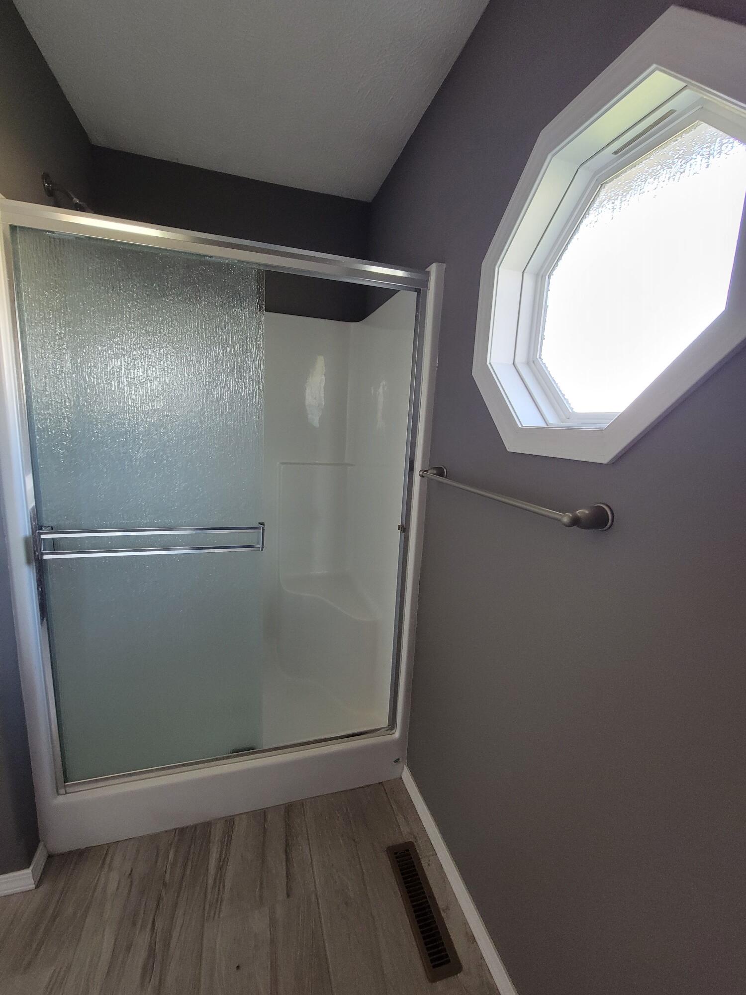 100 Hawthorn Avenue Property Photo 13