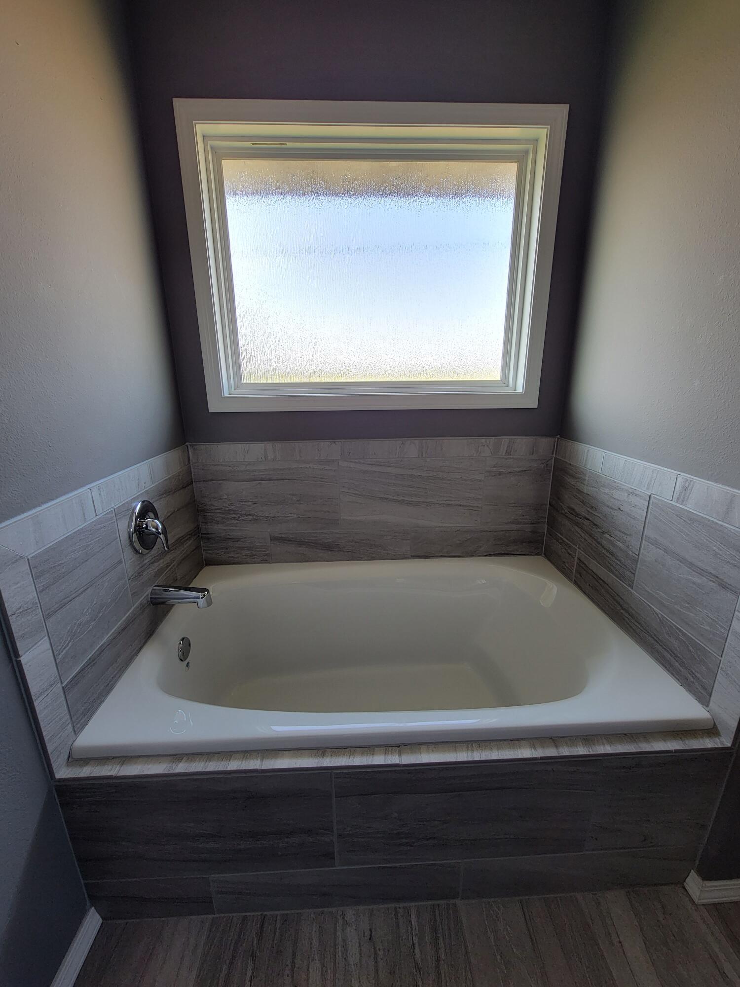 100 Hawthorn Avenue Property Photo 14