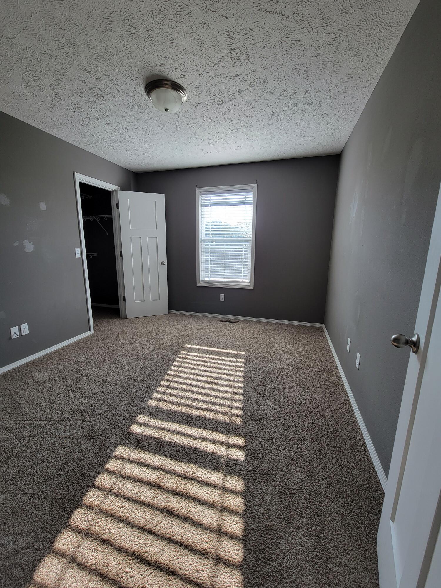 100 Hawthorn Avenue Property Photo 16
