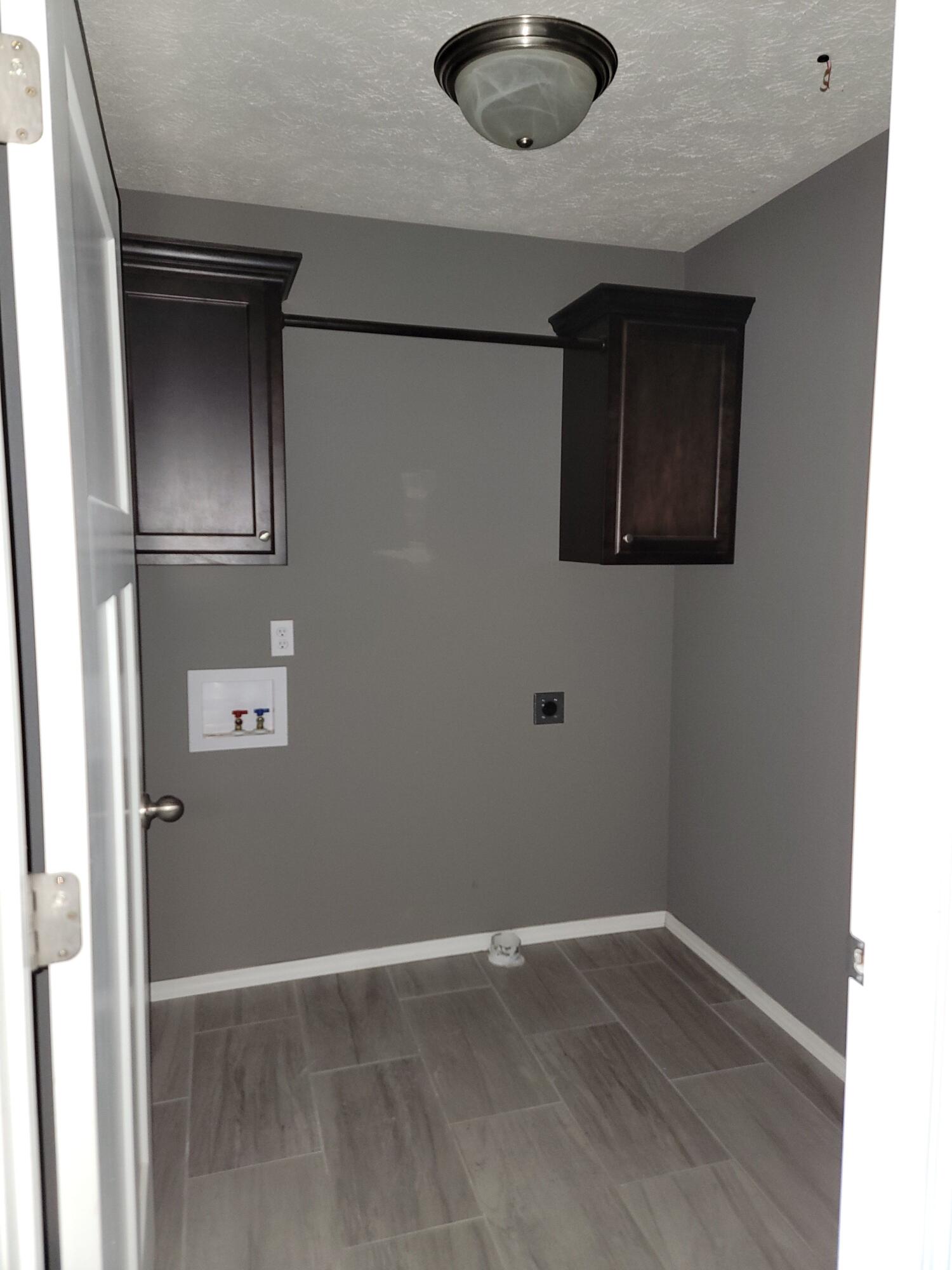 100 Hawthorn Avenue Property Photo 19