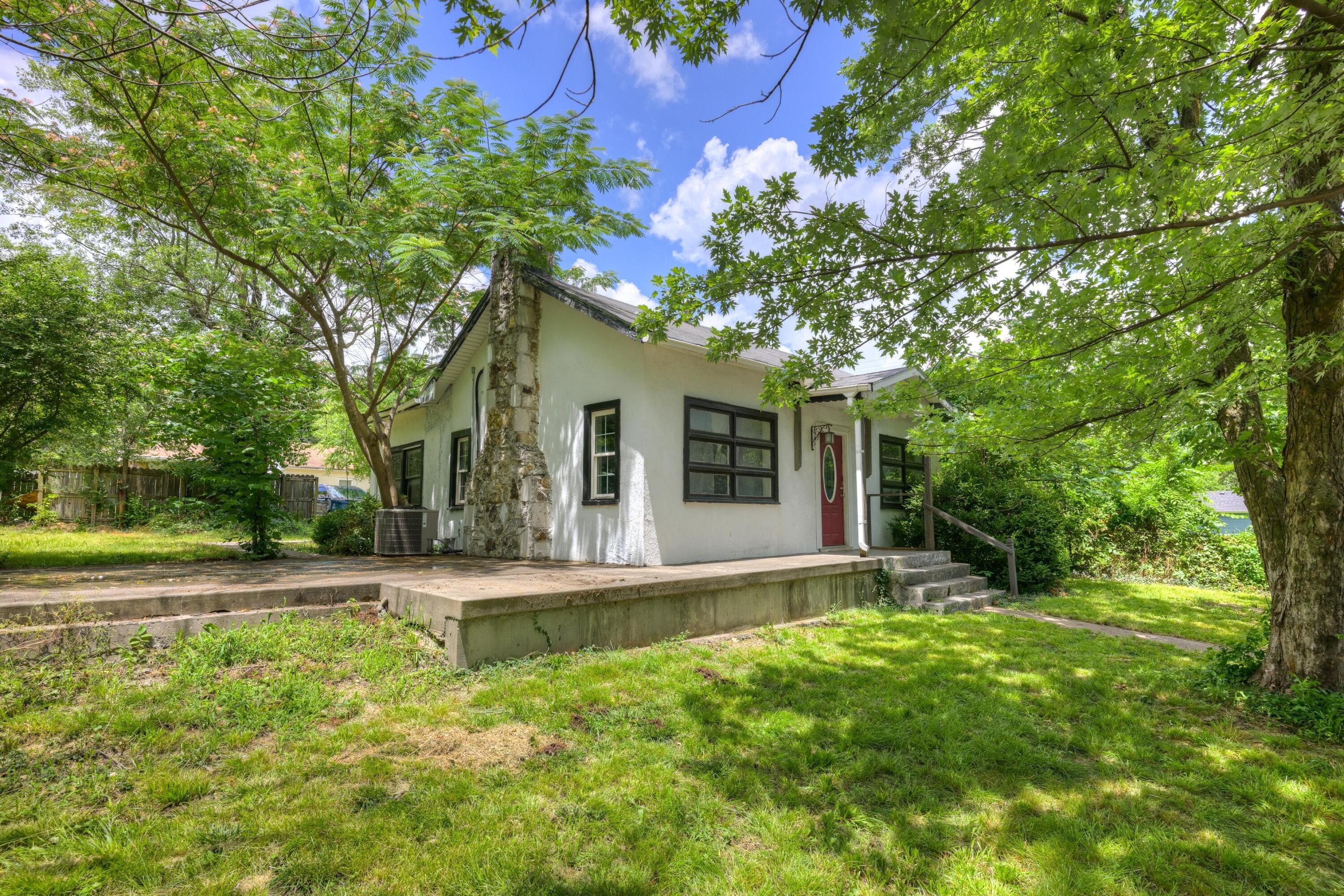 302 South Florida Avenue Property Photo 3