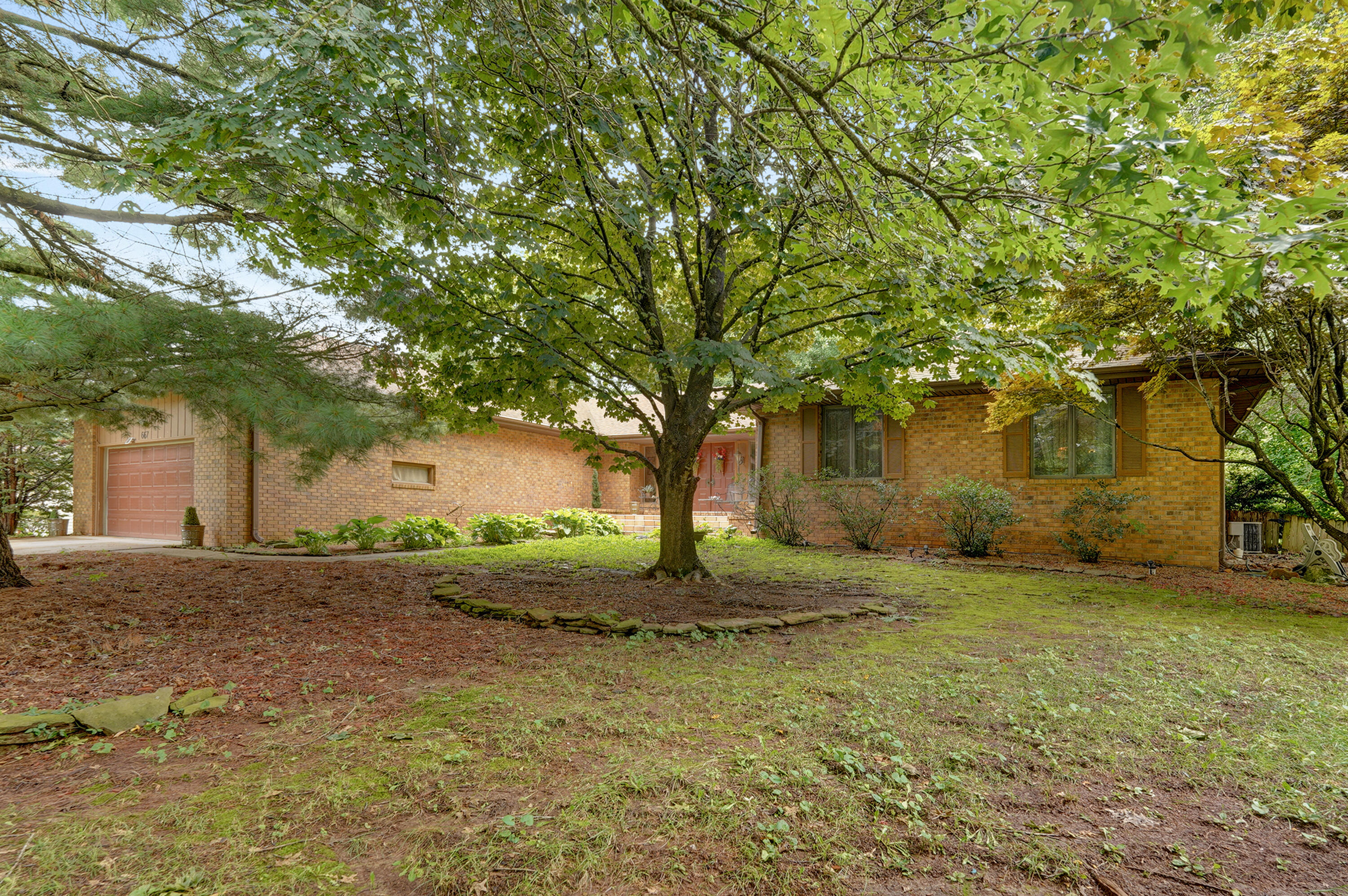 667 South Broadview Drive Property Photo 1