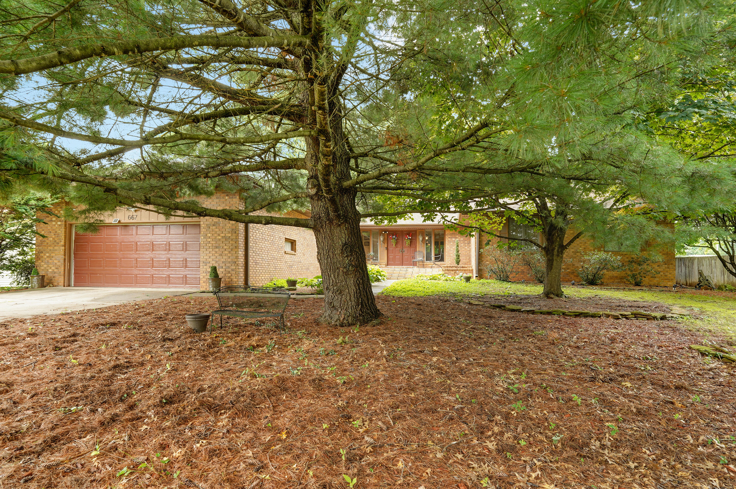 667 South Broadview Drive Property Photo 2