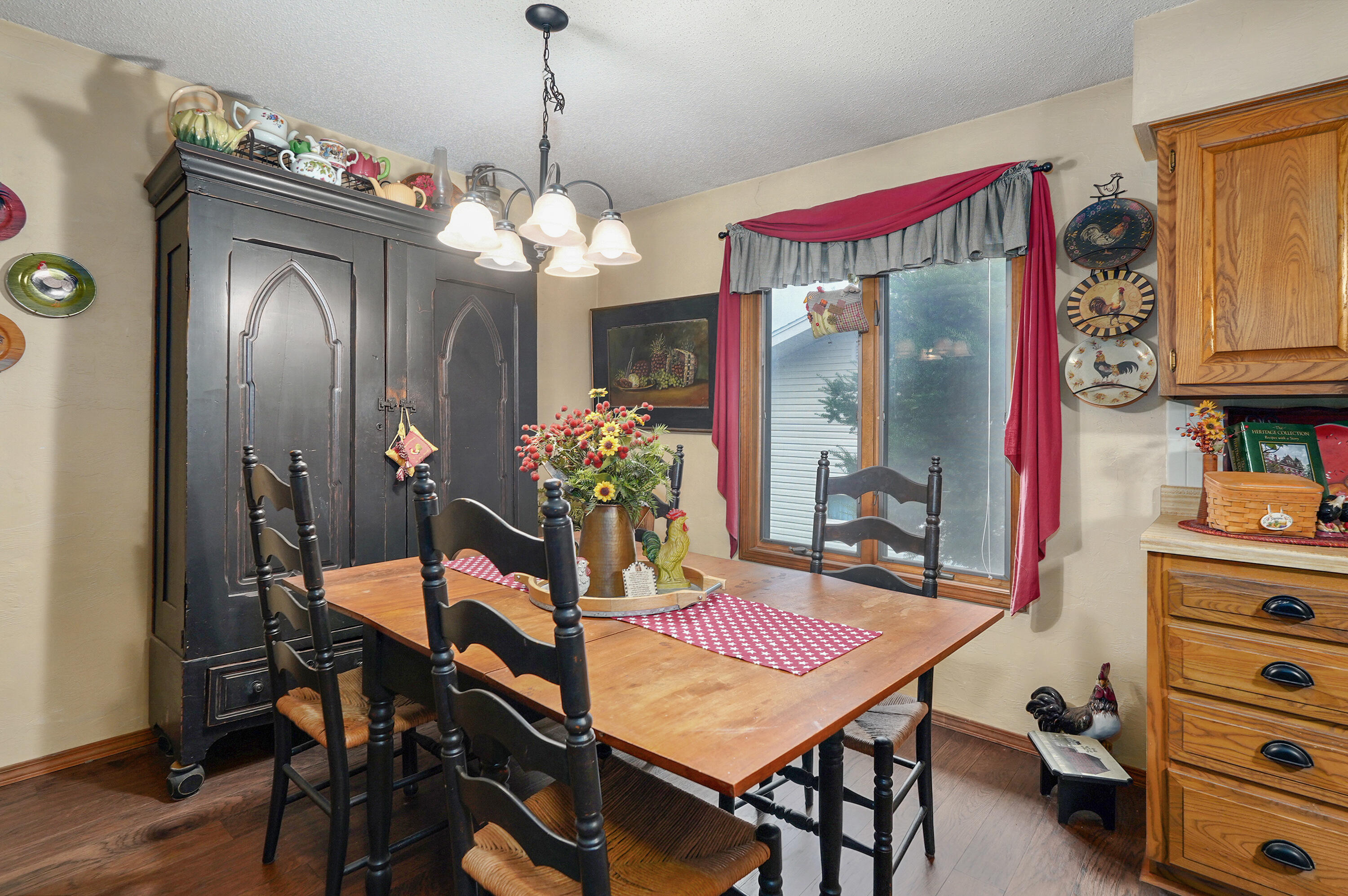 667 South Broadview Drive Property Photo 17
