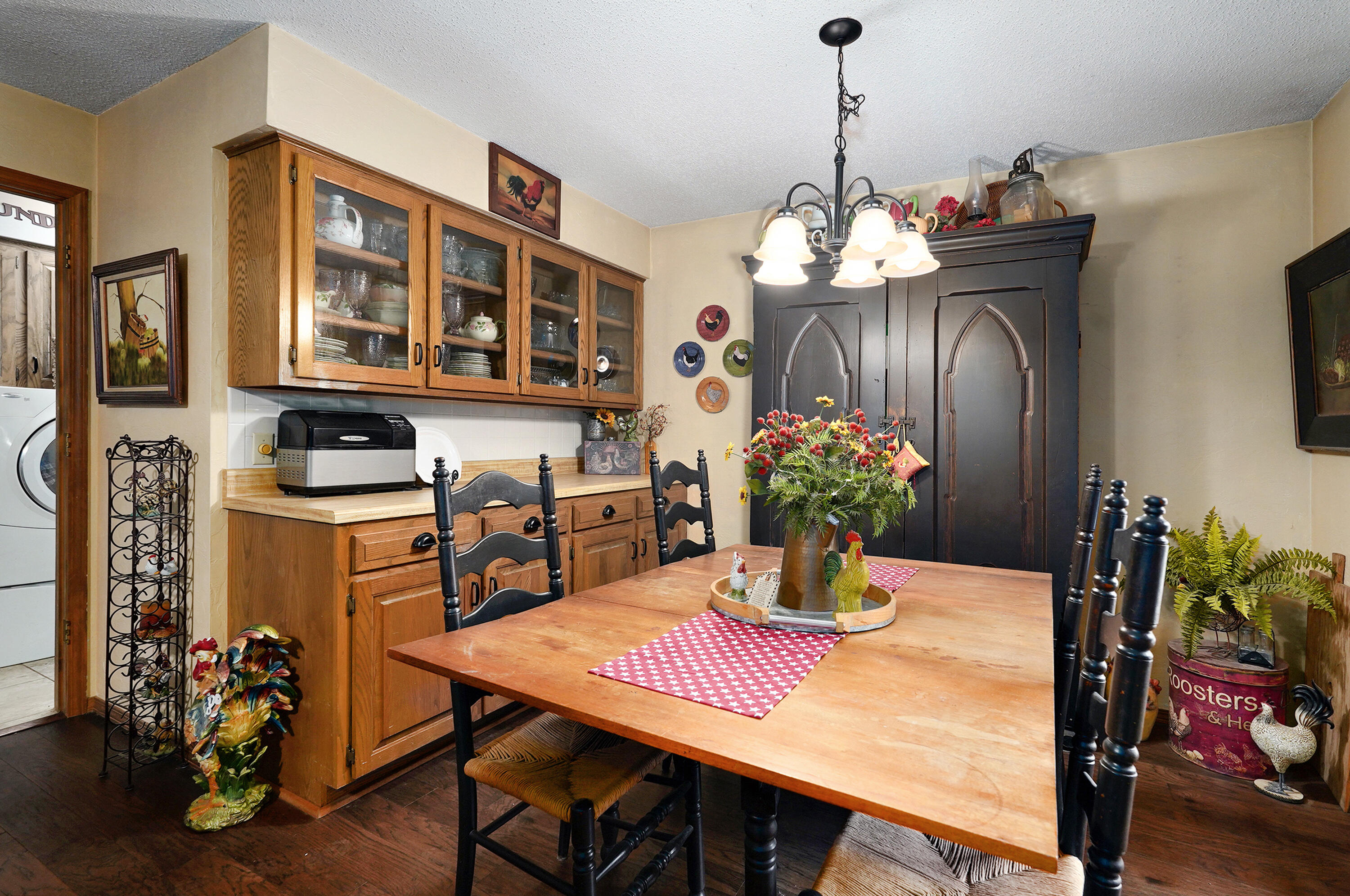 667 South Broadview Drive Property Photo 18