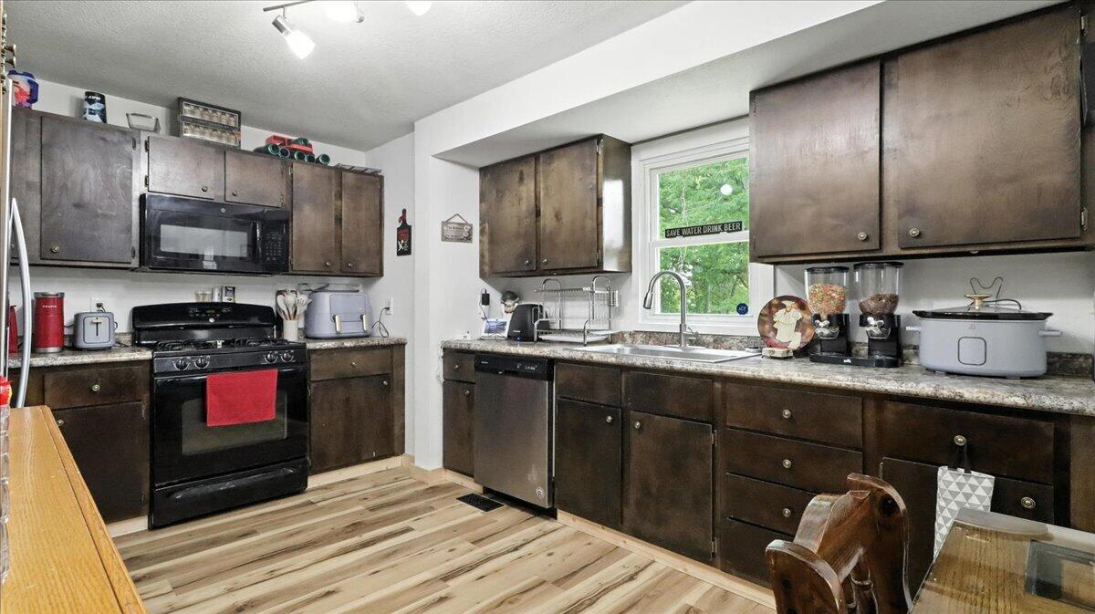 1568 State Rte Bb Property Photo 6