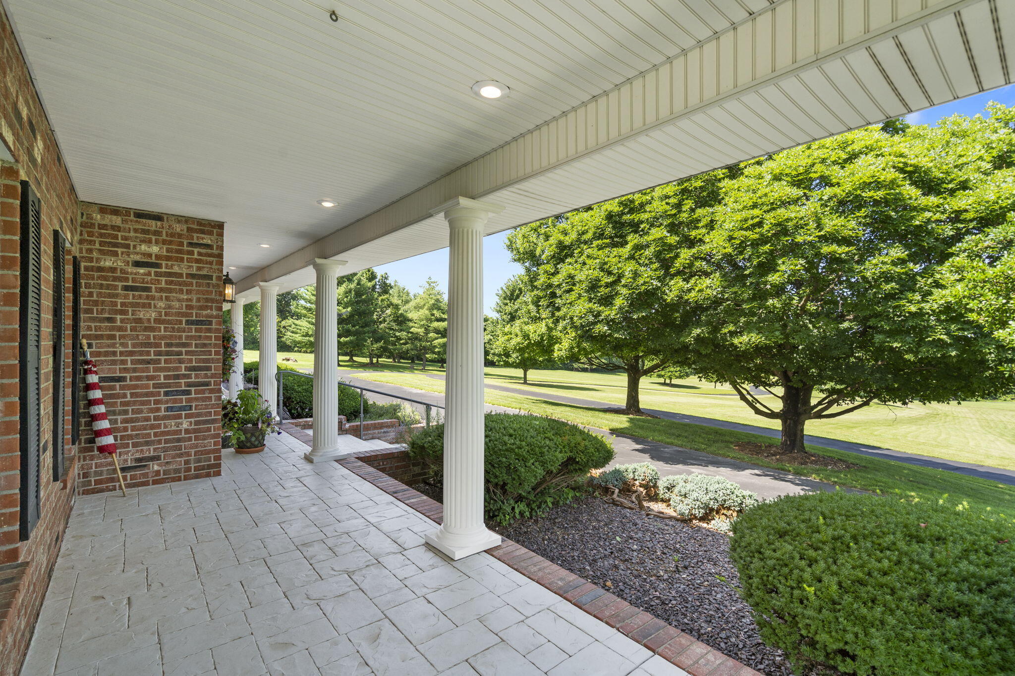 4671 East Beaux Creek Lane Property Photo 8