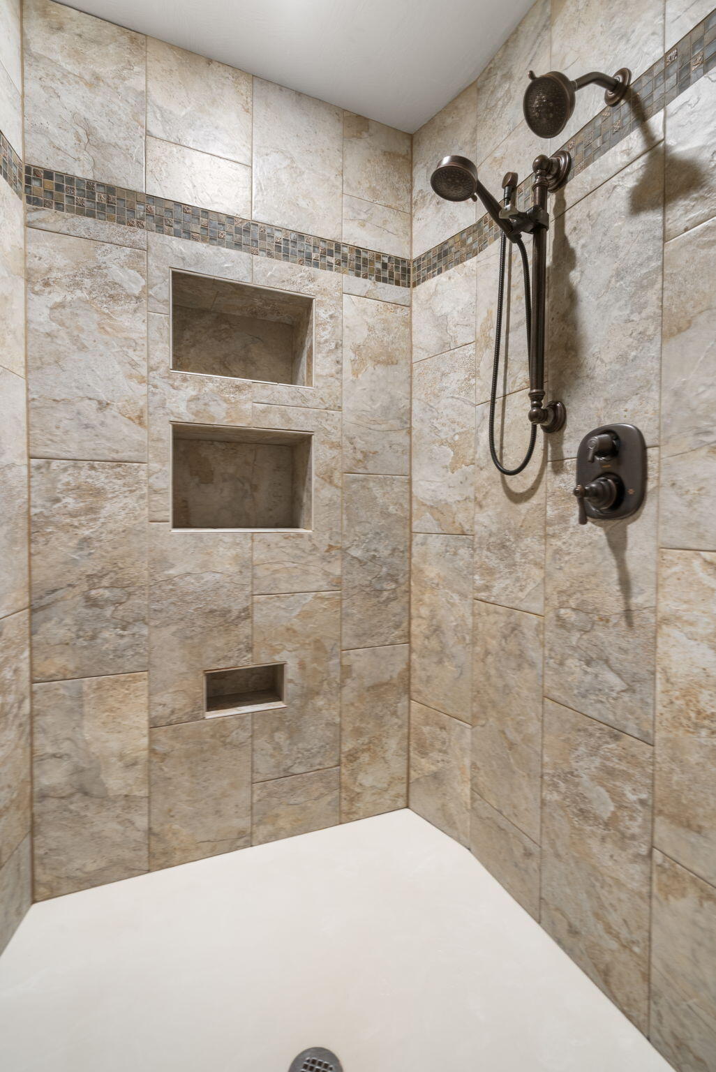 4671 East Beaux Creek Lane Property Photo 38