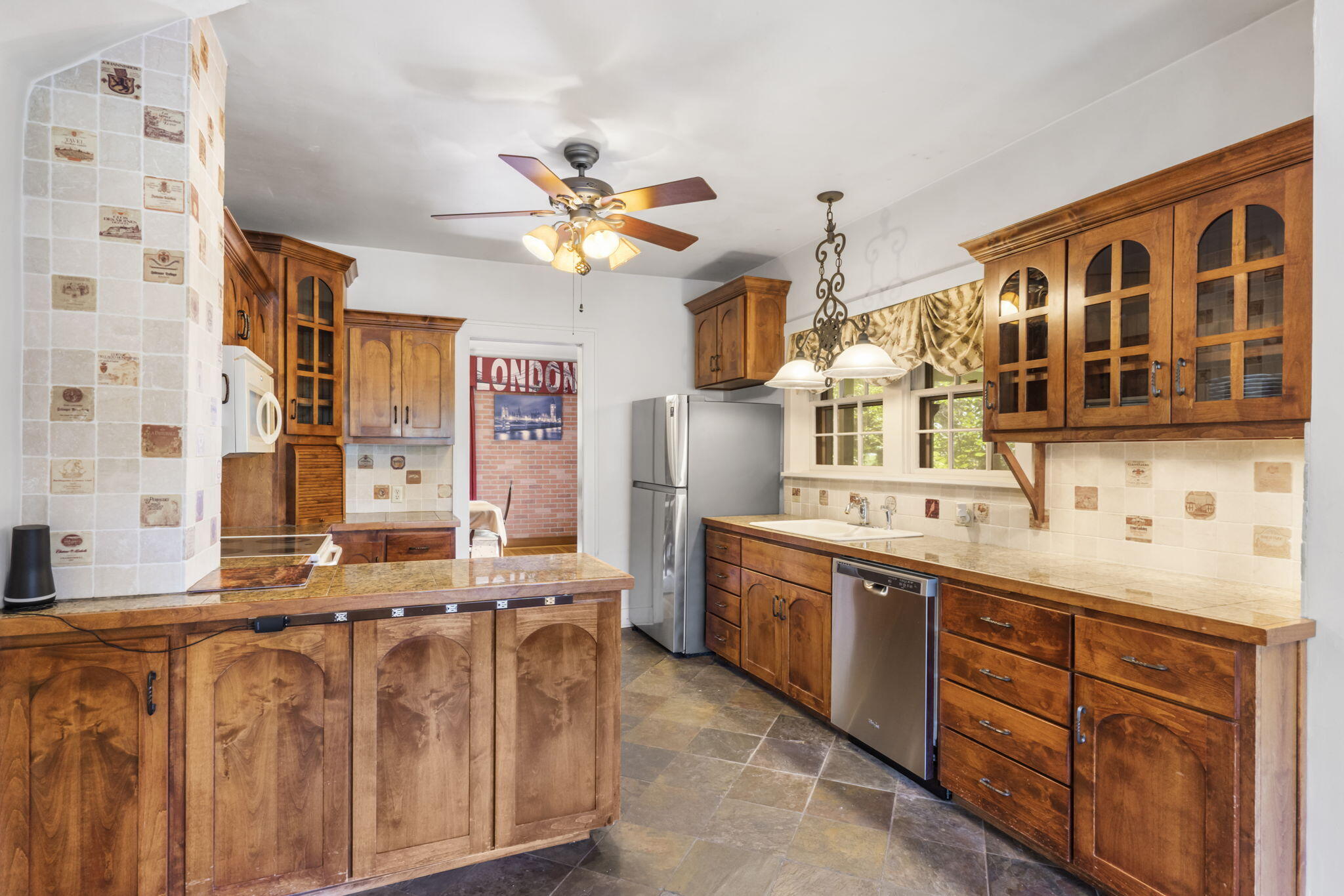519 East South Street Property Photo 17