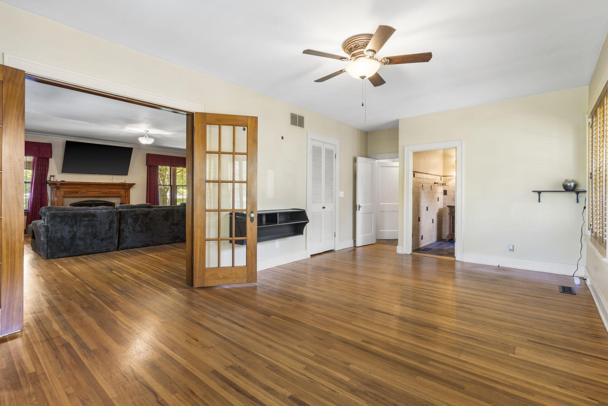 519 East South Street Property Photo 23
