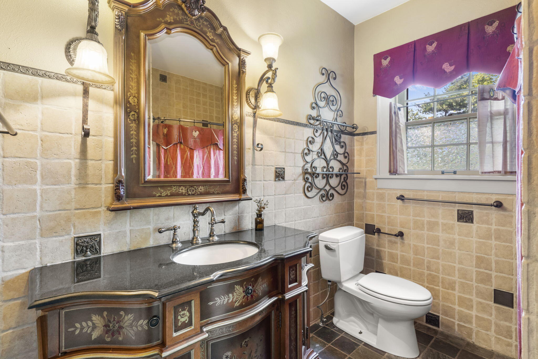 519 East South Street Property Photo 24