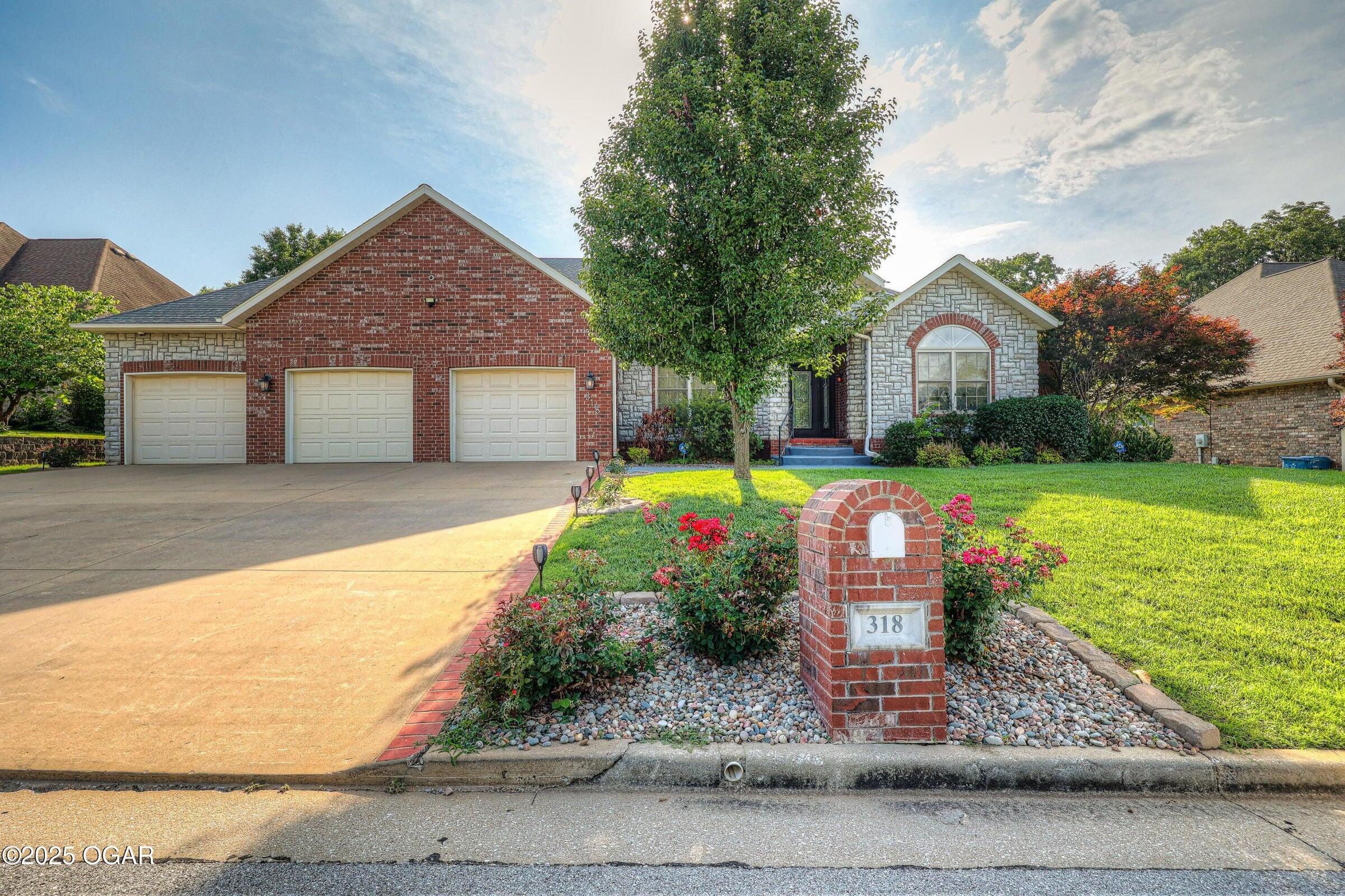 318 Fox Fire Court Property Photo 1