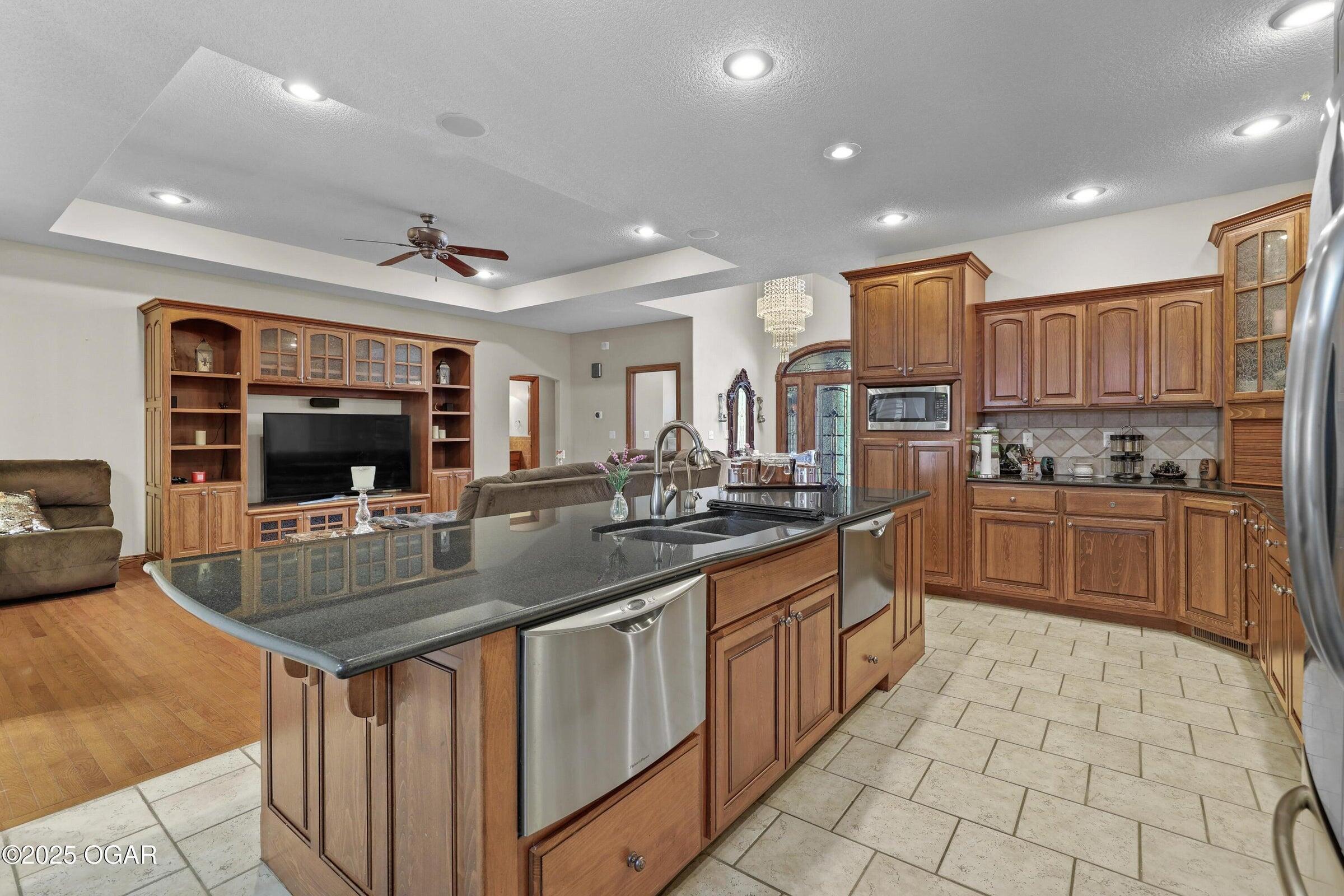 318 Fox Fire Court Property Photo 6