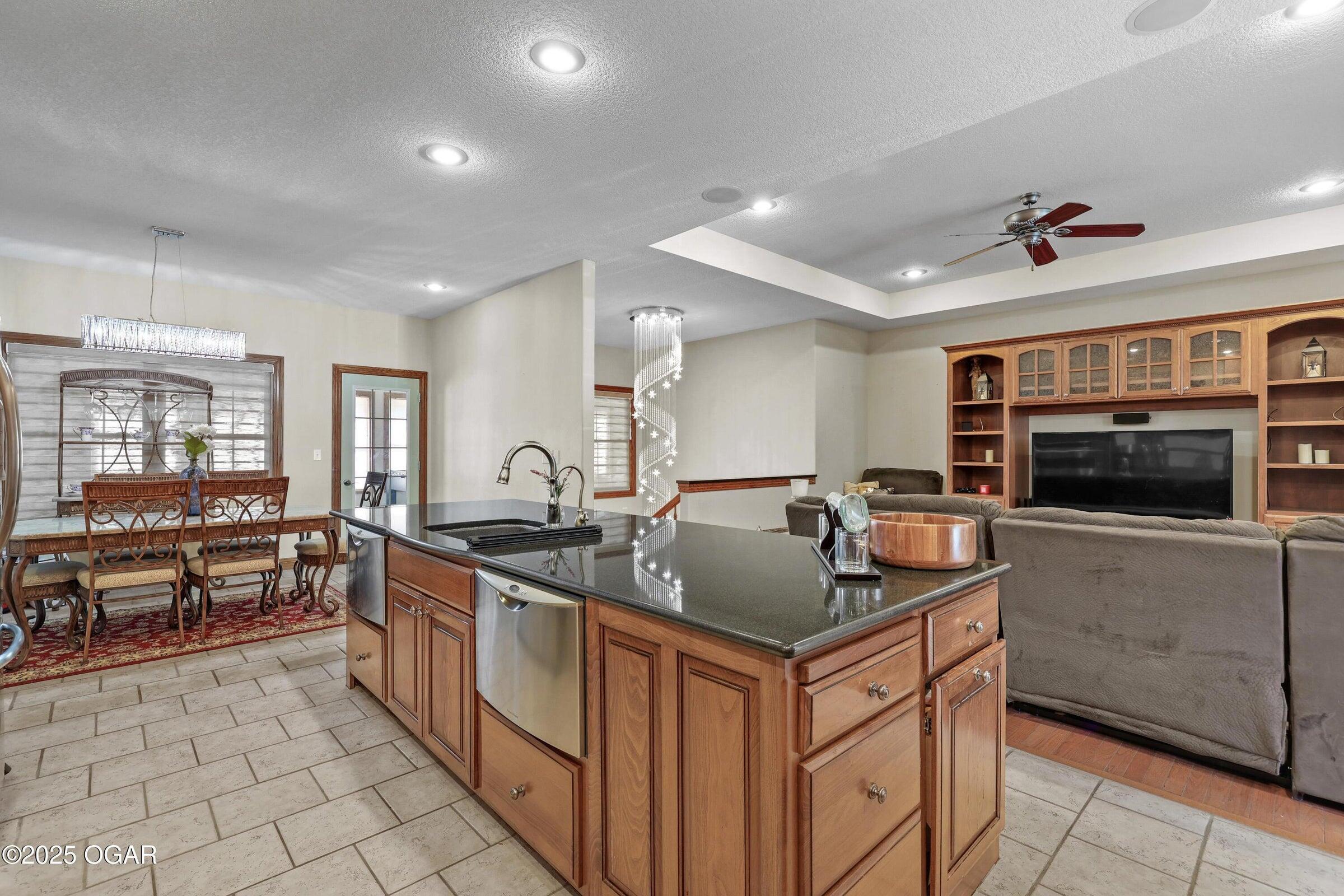 318 Fox Fire Court Property Photo 7