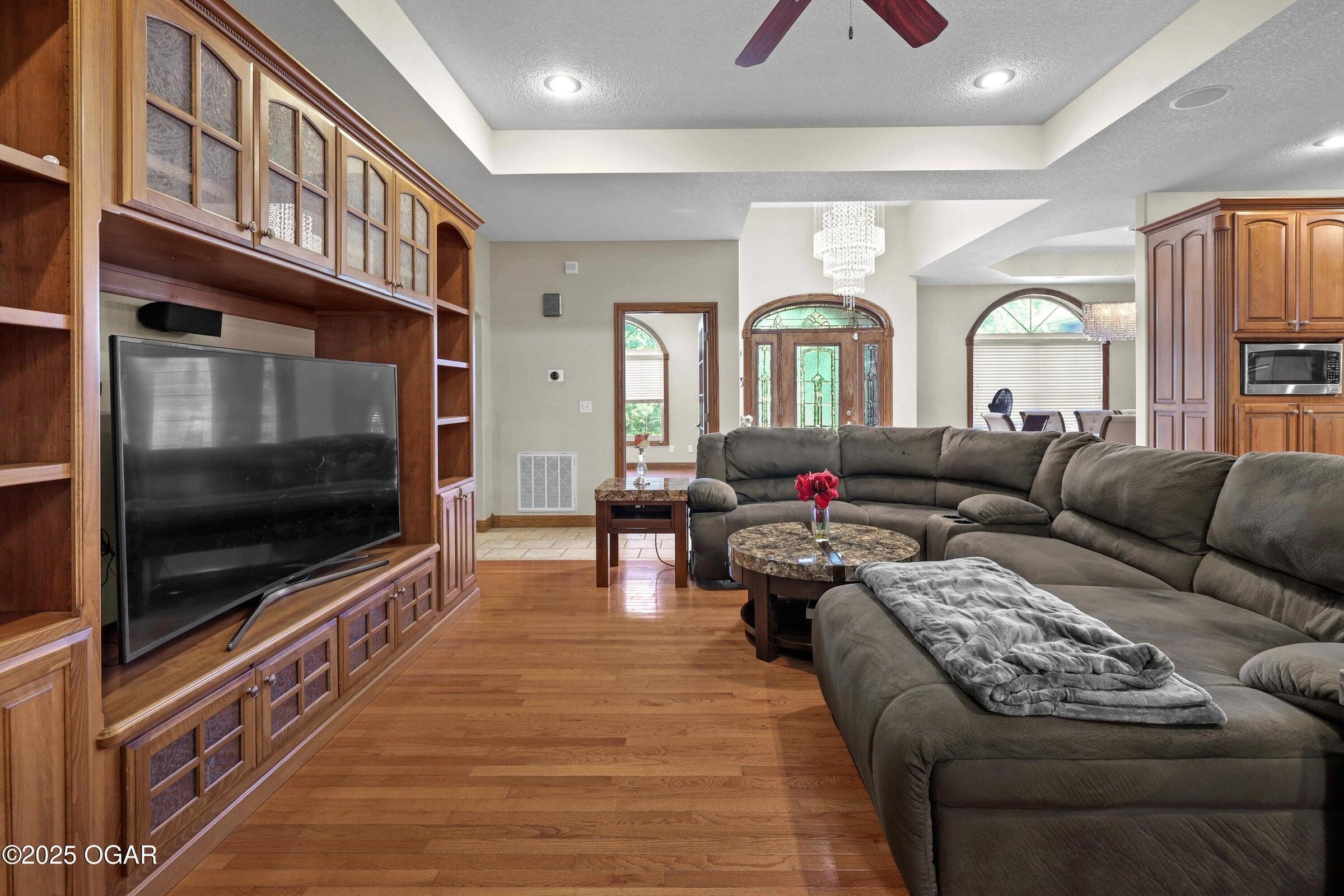 318 Fox Fire Court Property Photo 8