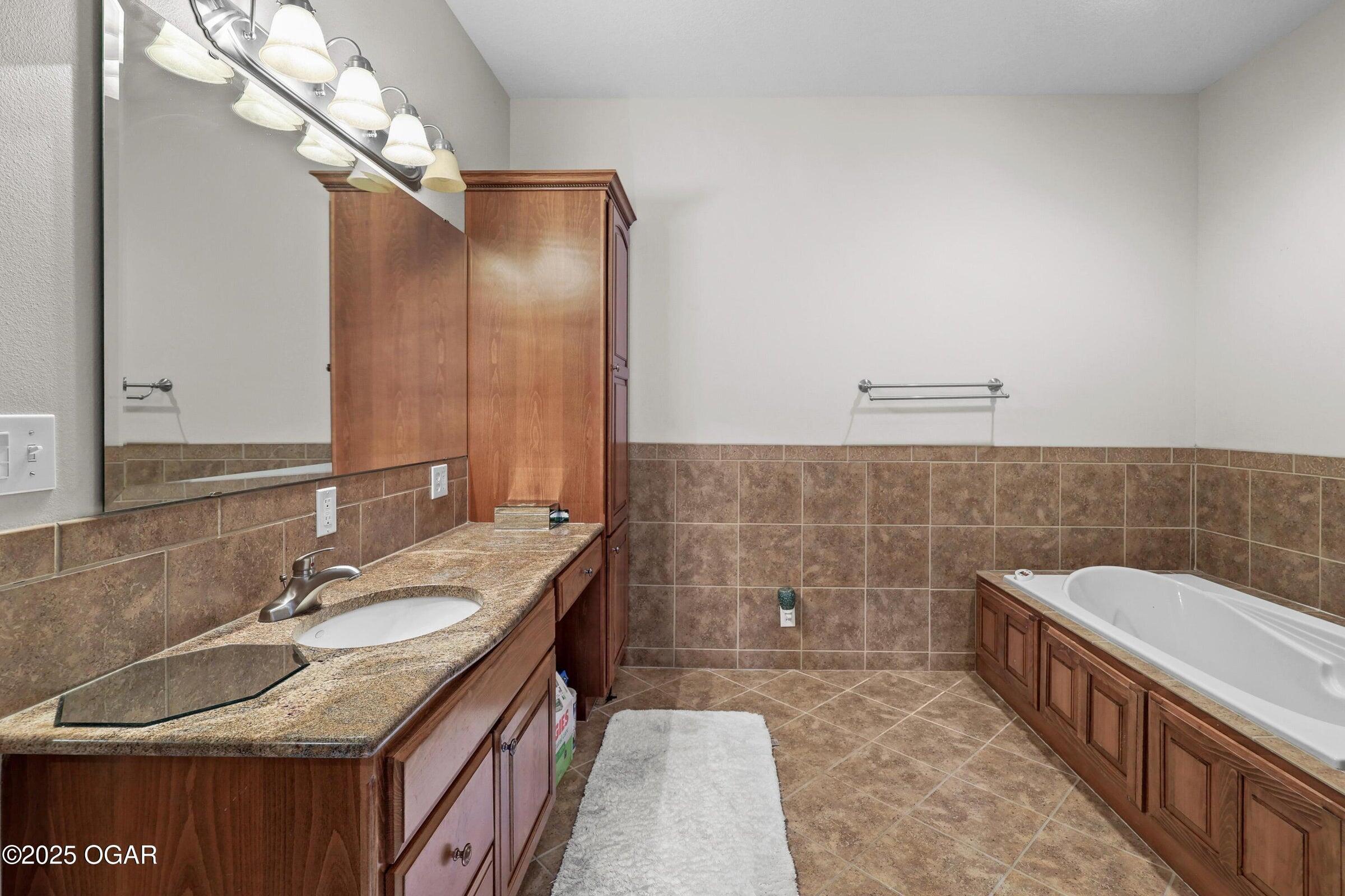 318 Fox Fire Court Property Photo 15