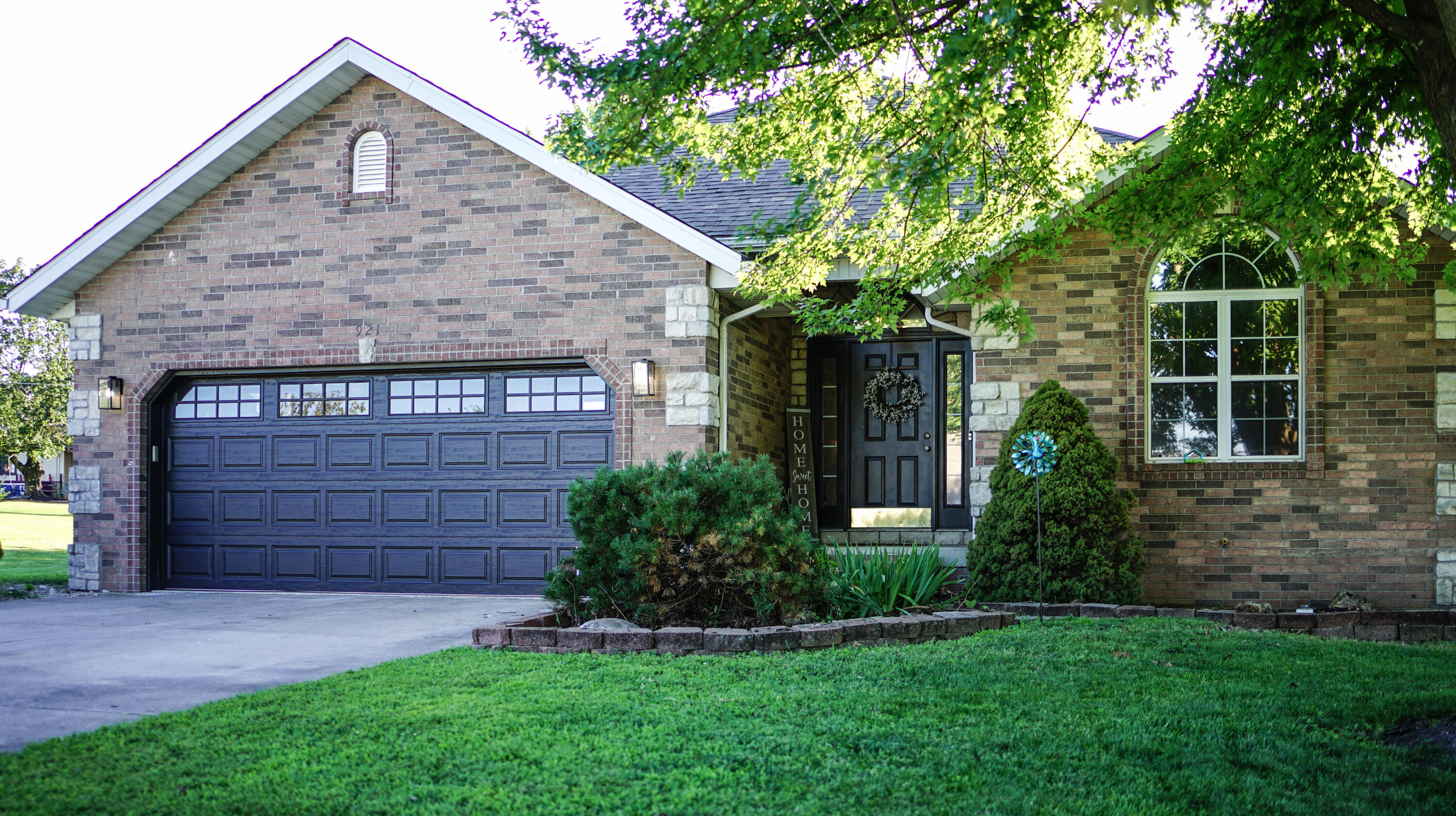 921 Woodhurst Drive Property Photo 1